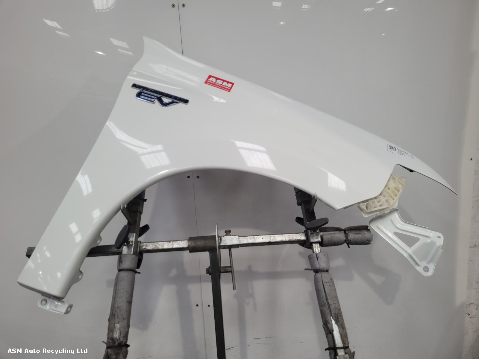 View Auto part R Wing Mitsubishi Outlander 2017