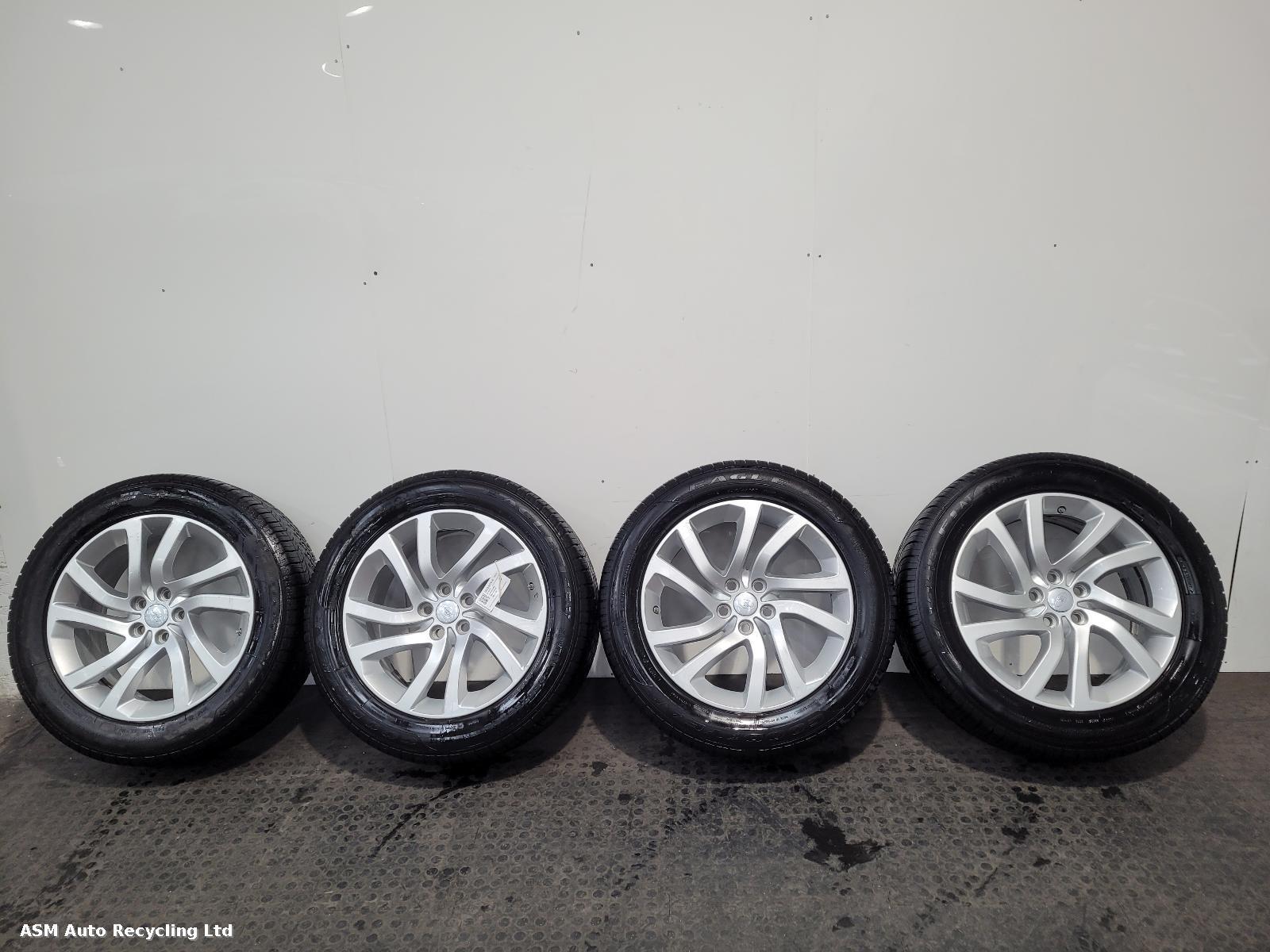 View Auto part Wheel Set Land Rover Discovery 2018