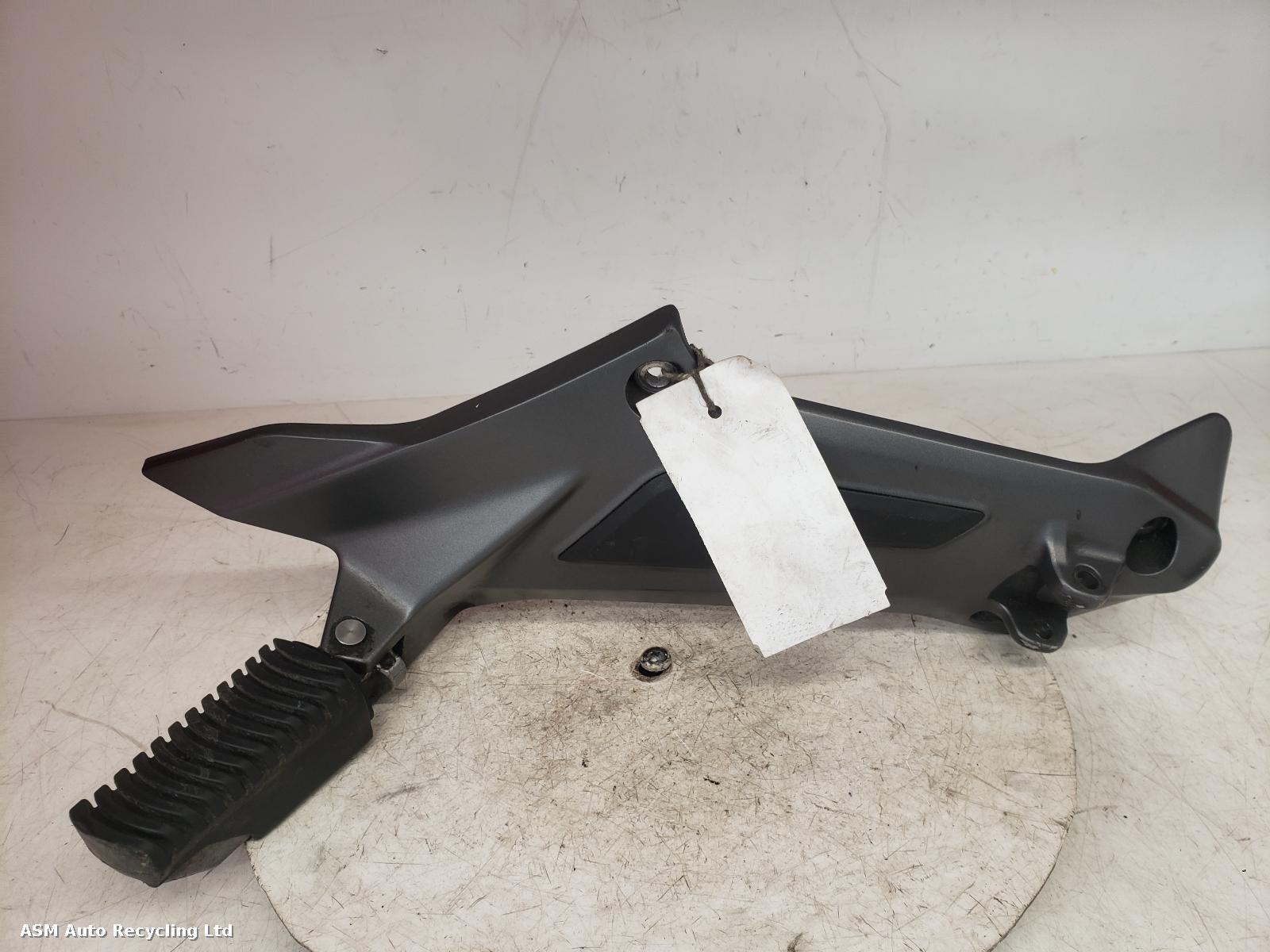View Auto part Right Footrest Bmw K1600gt 2018