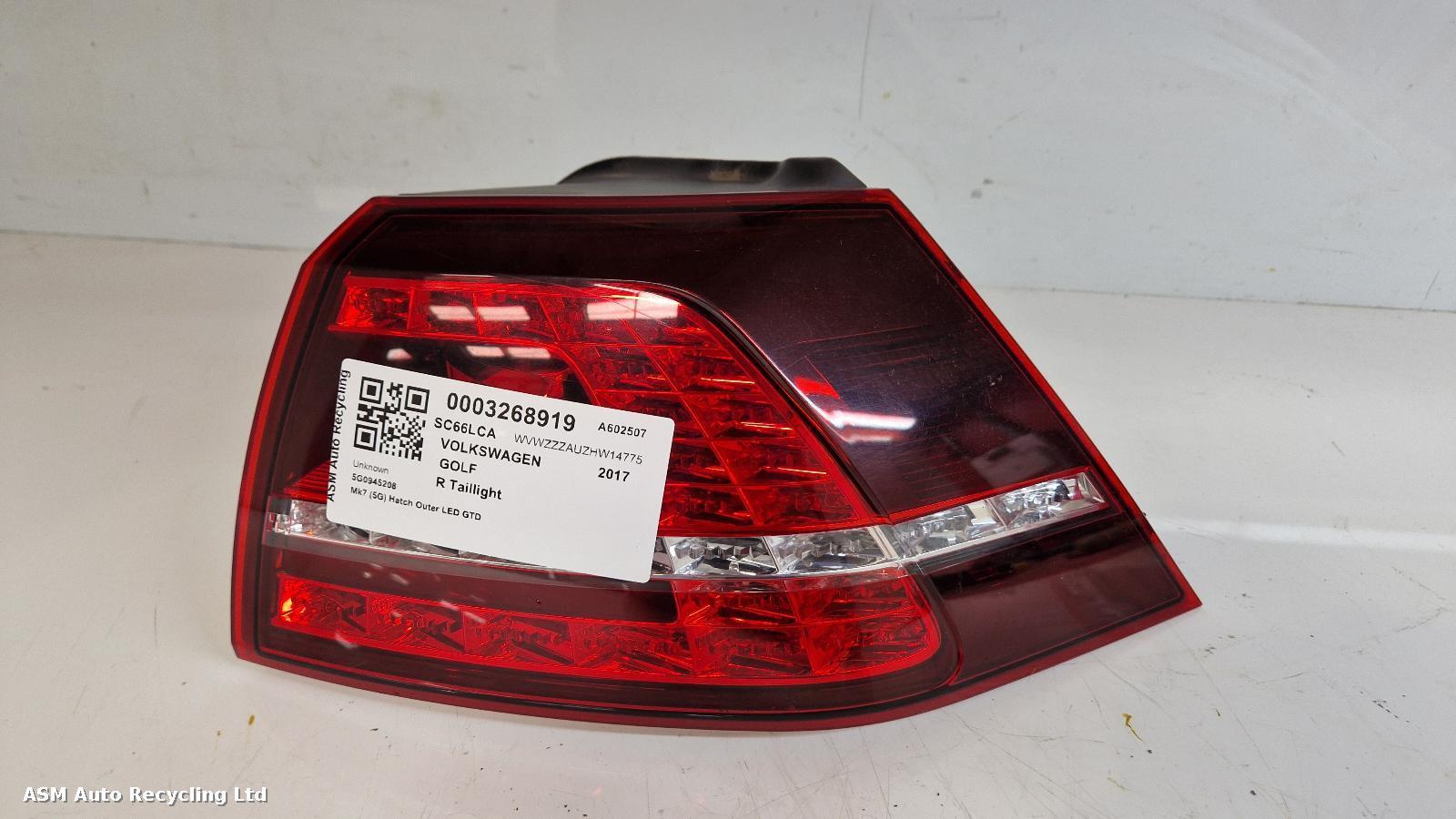 View Auto part R Taillight Volkswagen Golf 2017