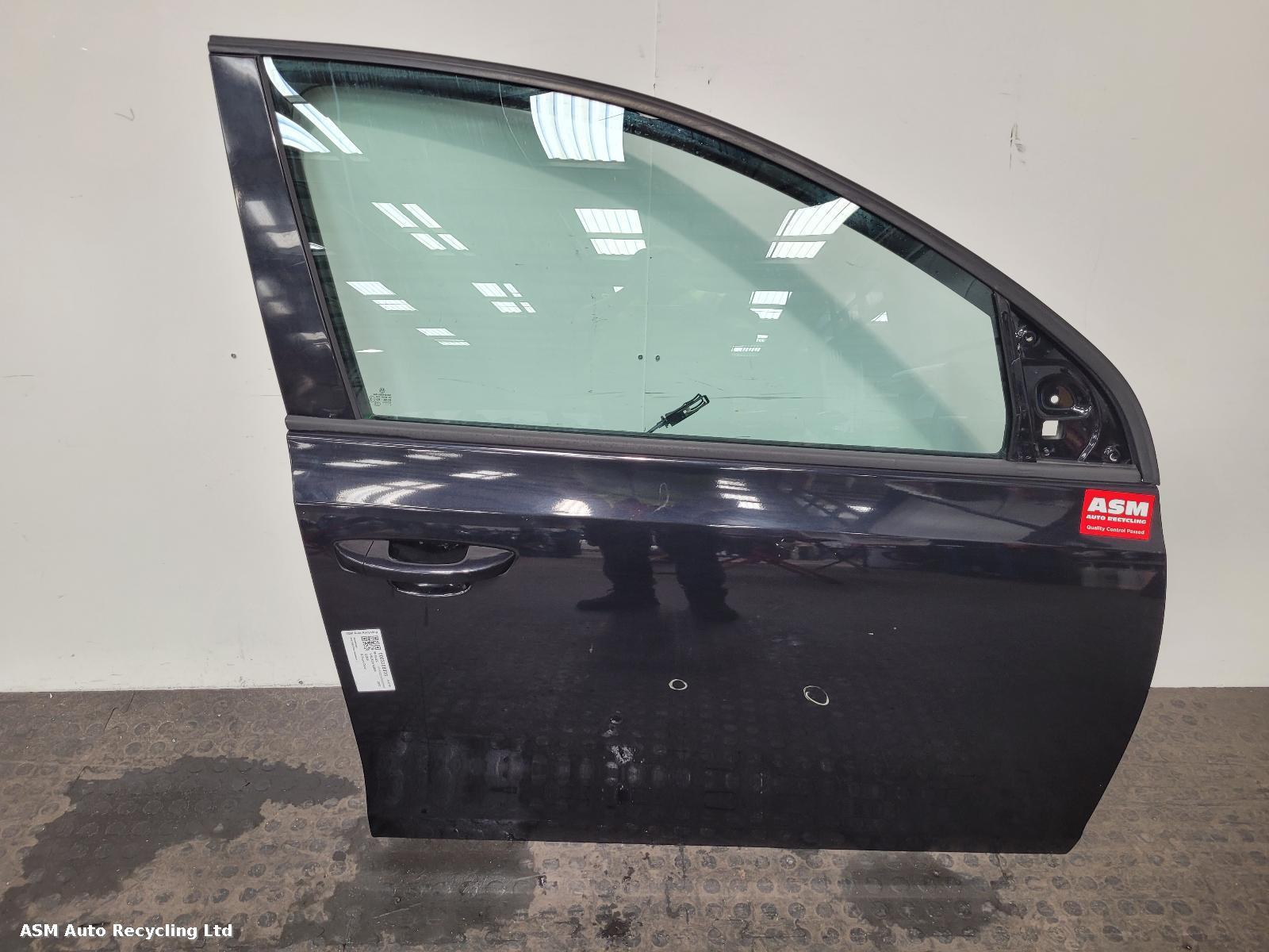 View Auto part R Front Door Volkswagen Golf 2010