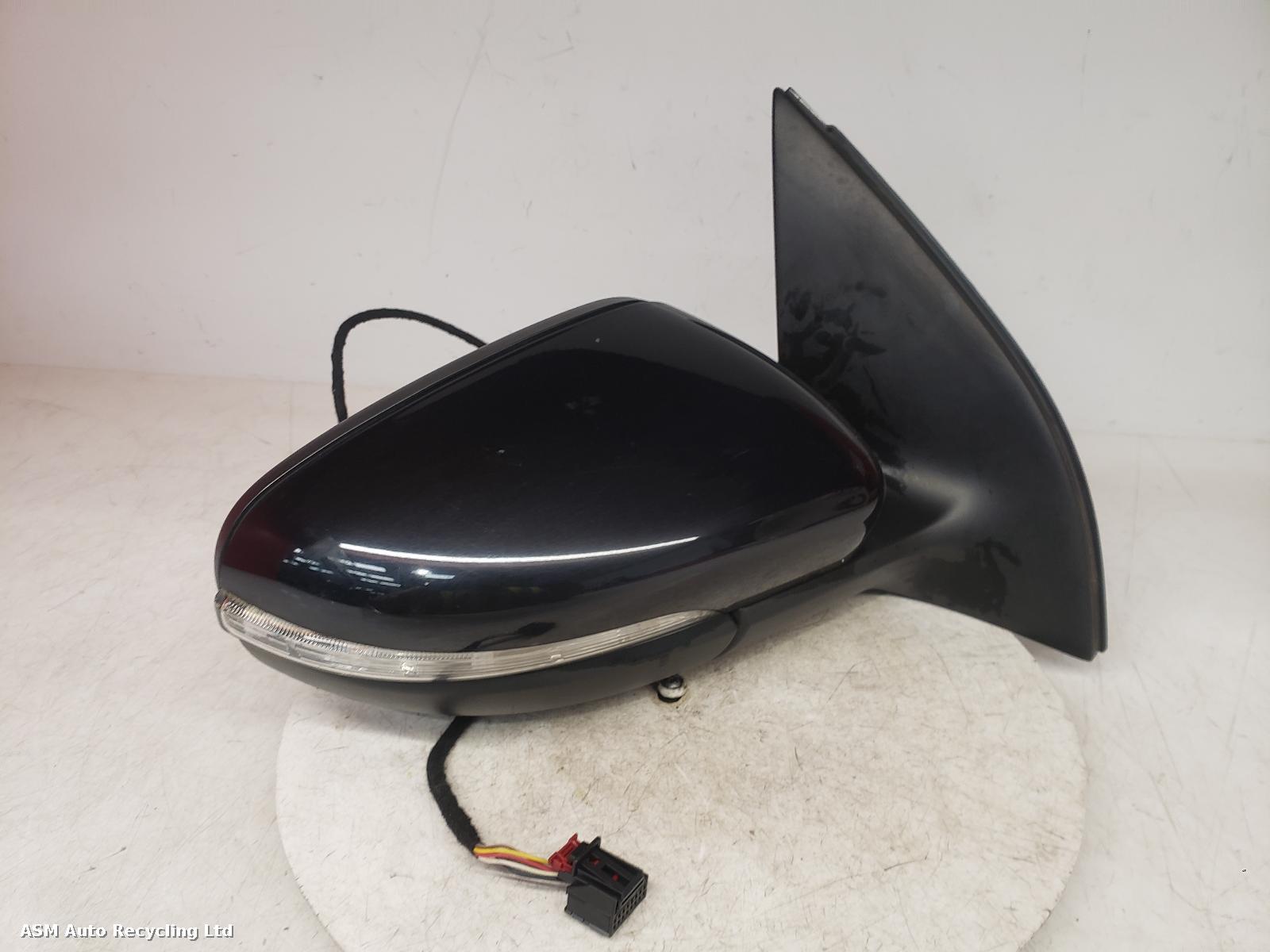 View Auto part R Door Mirror Volkswagen Golf 2010