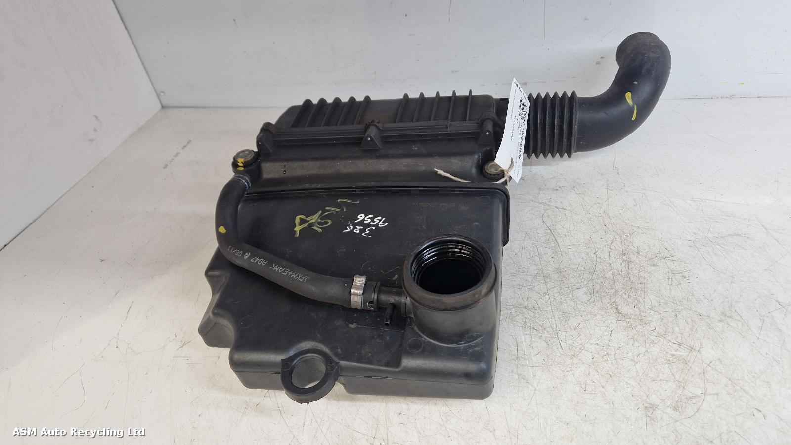 View Auto part Air Cleaner/Box Ford Ka 2011