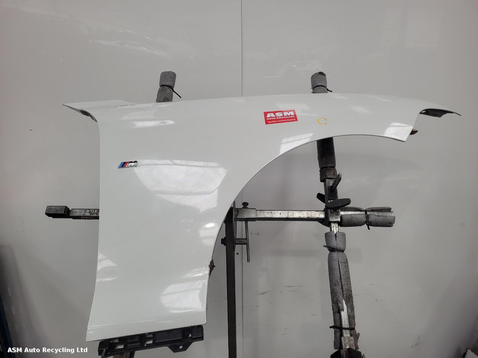 View Auto part R Wing Bmw 1 Series 2014