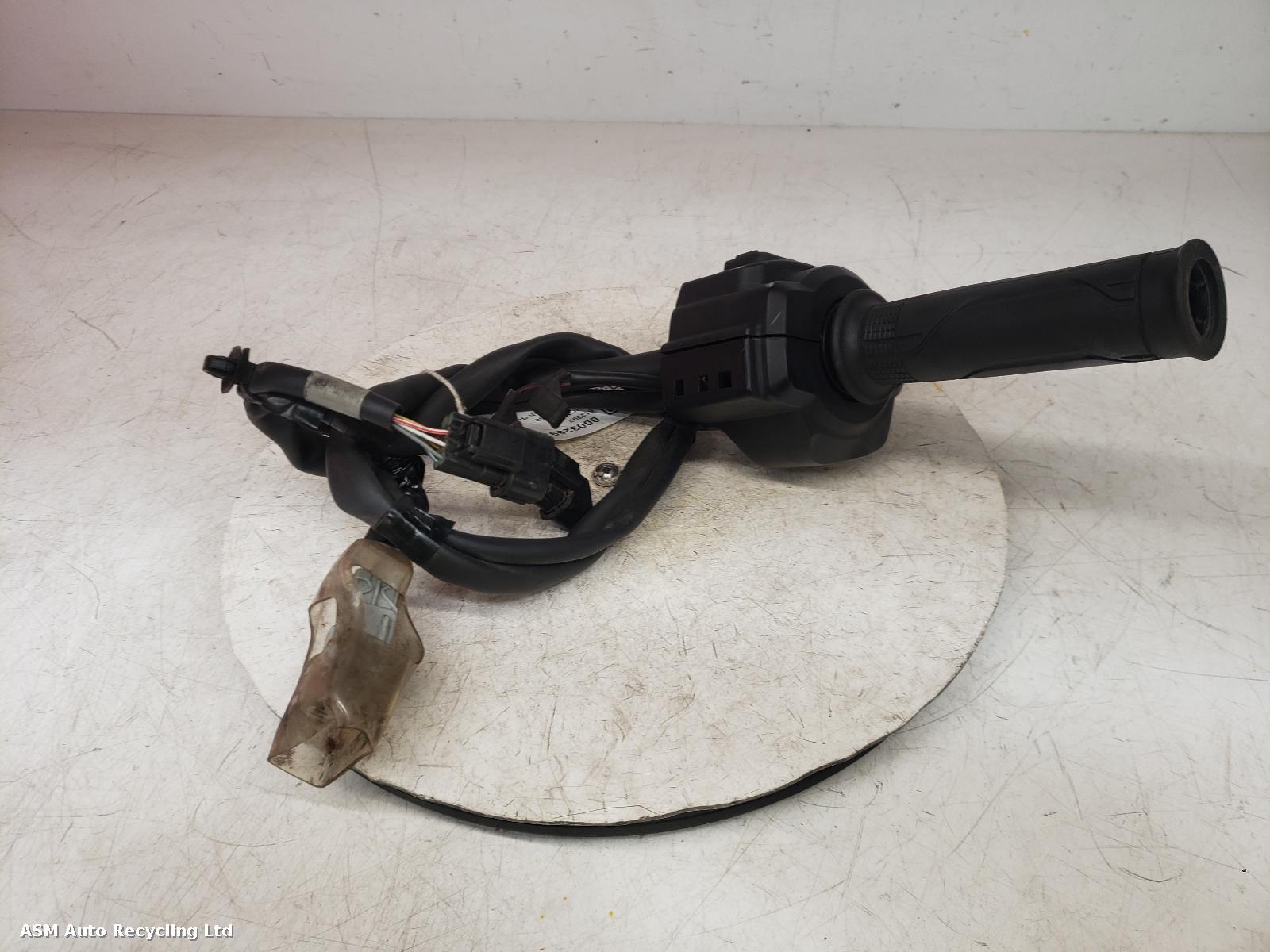 View Auto part RH Switch Gear Honda X-adv 750 2021