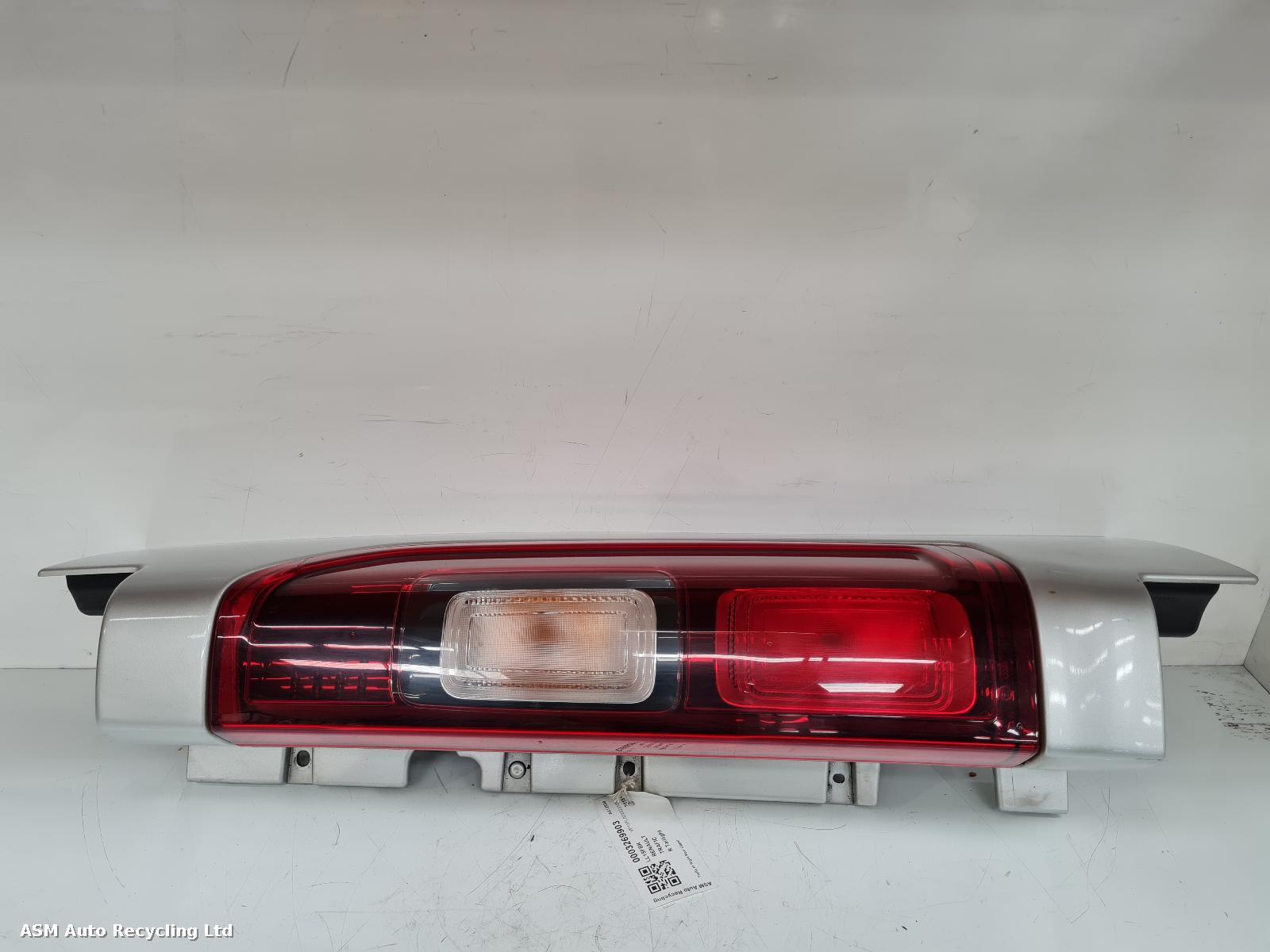 View Auto part R Taillight Renault Trafic 2015