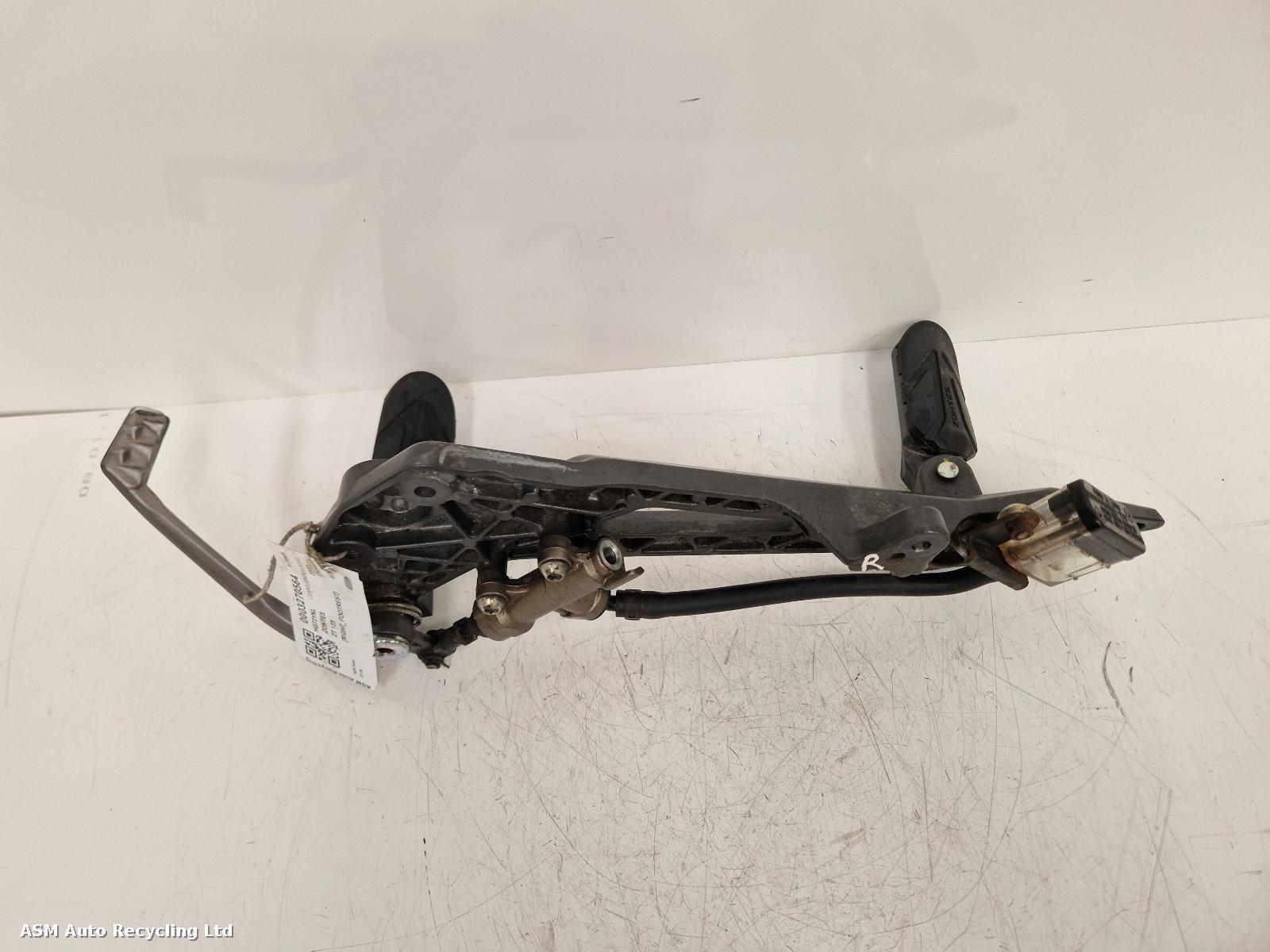 View Auto part Right Footrest Zontes Zt 125 2023