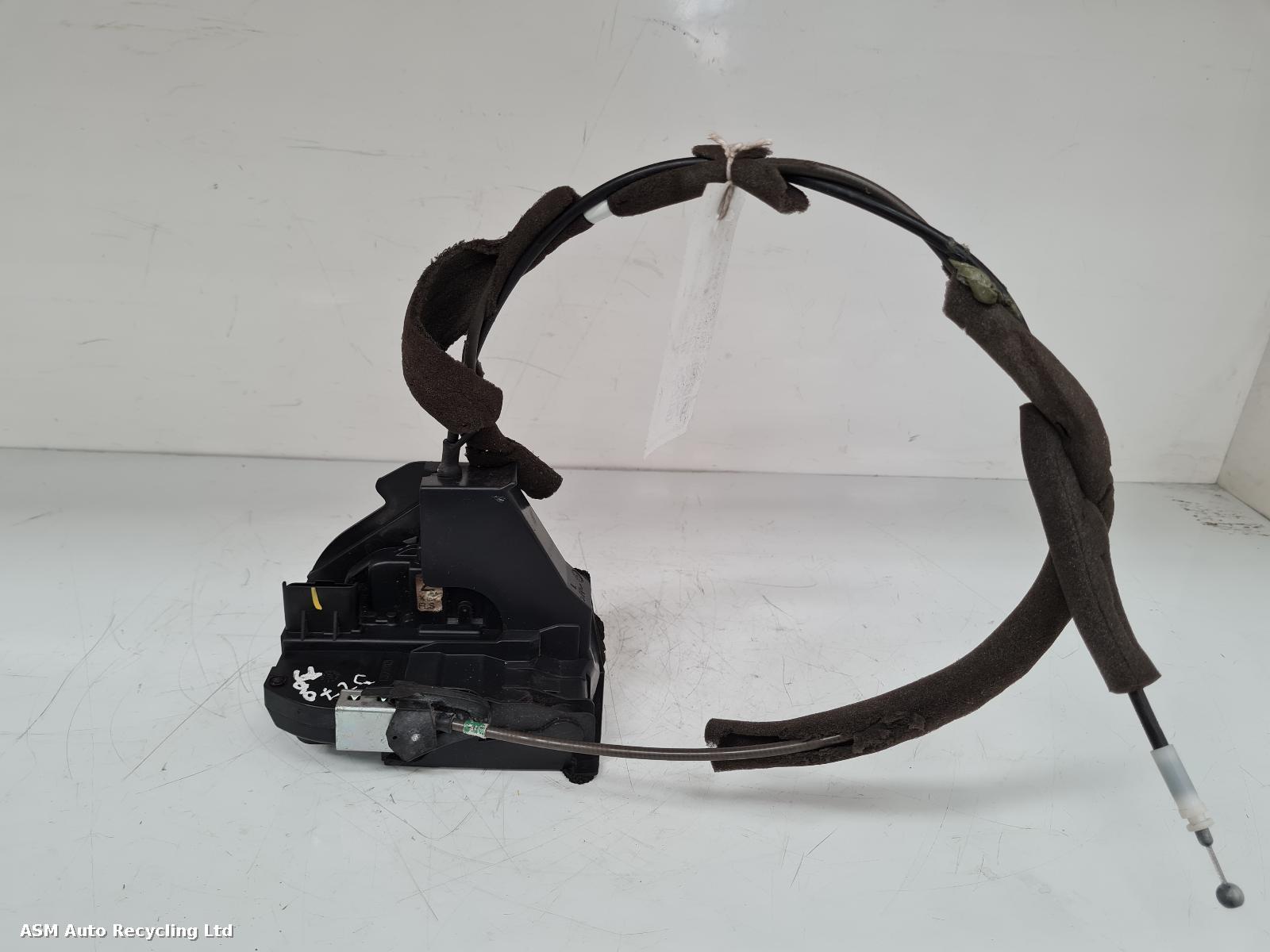 View Auto part Door Lock Assembly Nissan Juke 2011