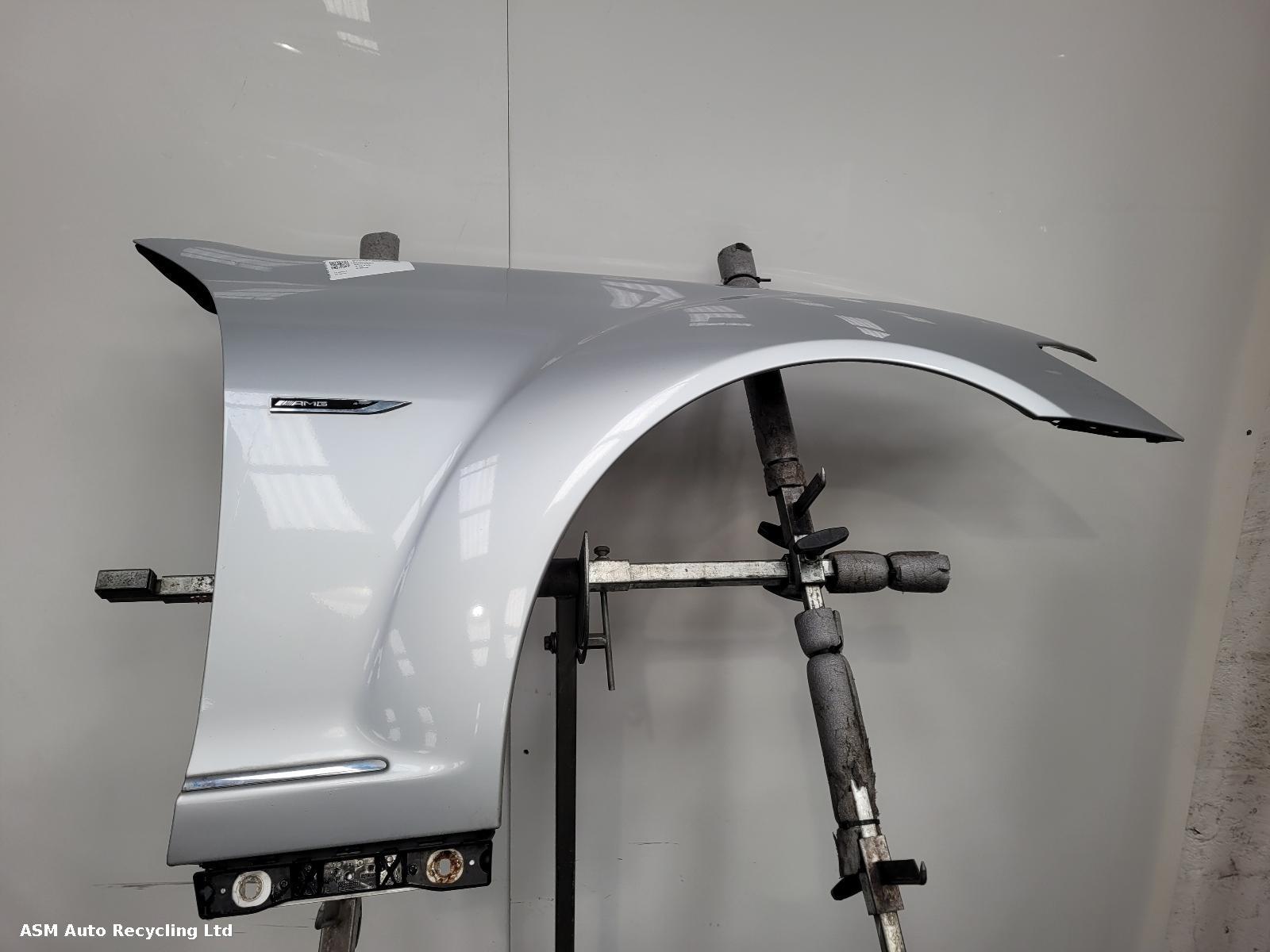 View Auto part R Wing Mercedes S Class 2008