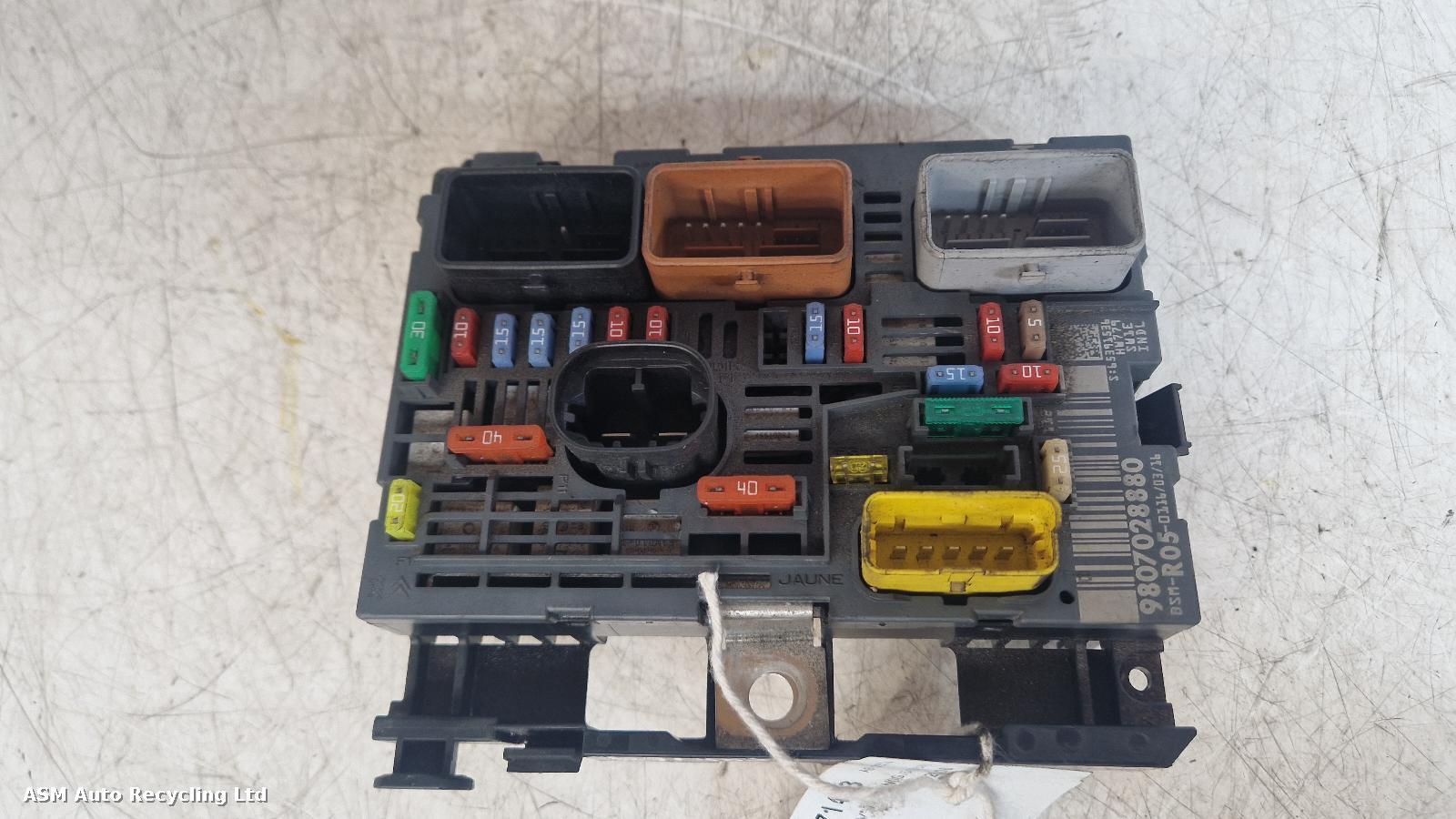 View Auto part Fuse Box Citroen Berlingo 2016