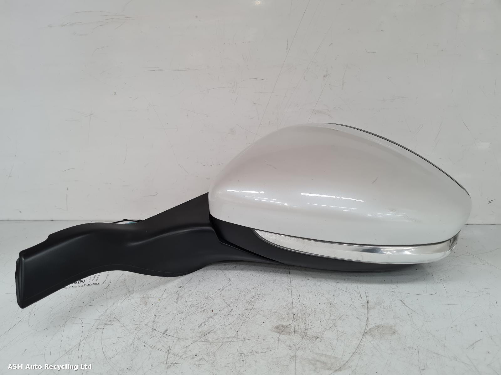 View Auto part L Door Mirror Peugeot 2008 2018