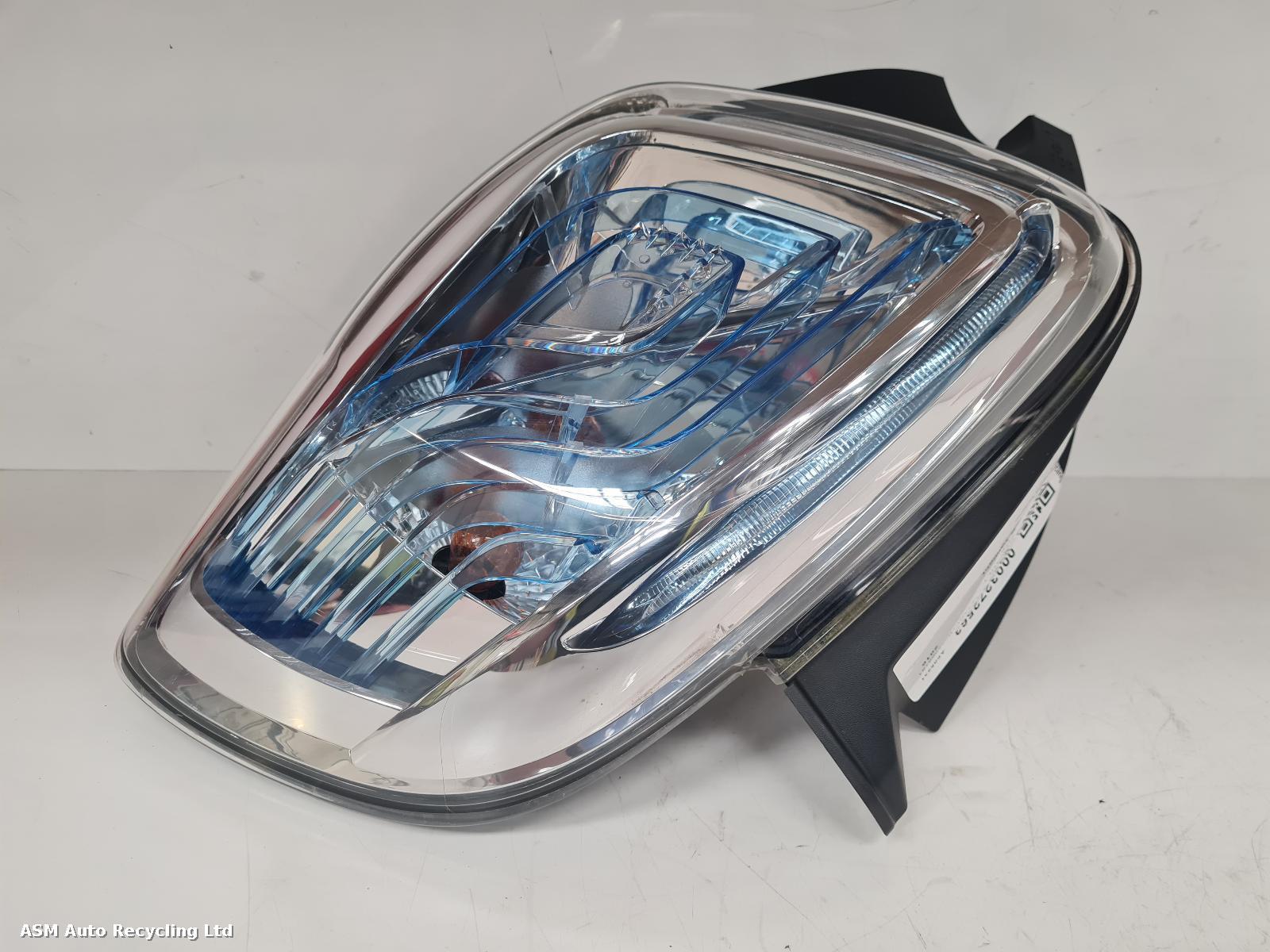 View Auto part R Taillight Renault Zoe 2016