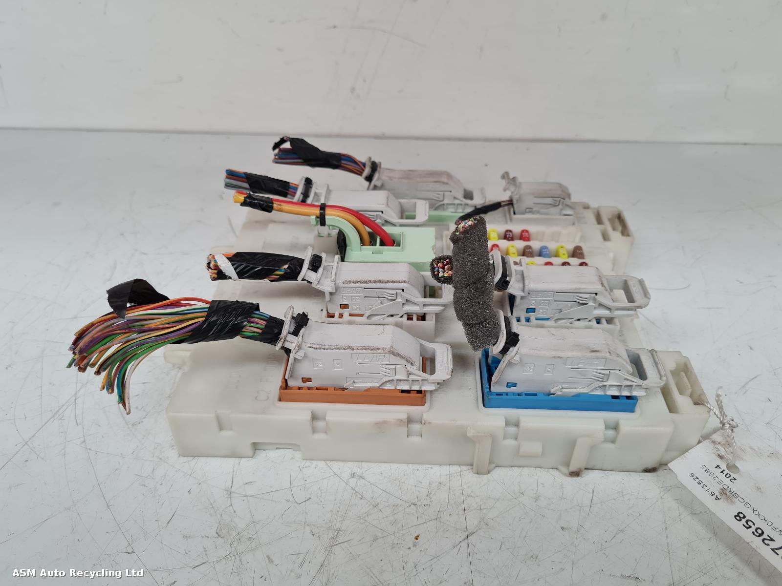 View Auto part Fuse Box Ford Focus 2014