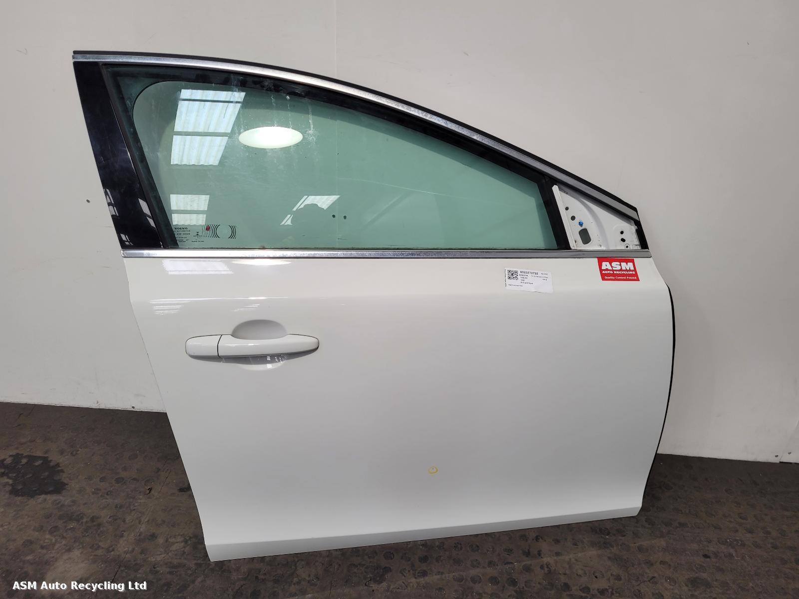 View Auto part R Front Door Volvo V40 2013