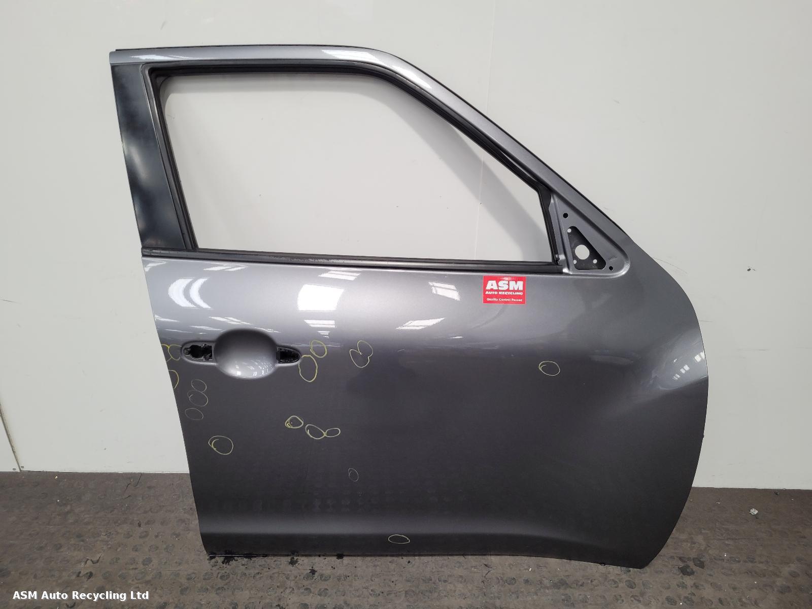 View Auto part R Front Door Nissan Juke 2014