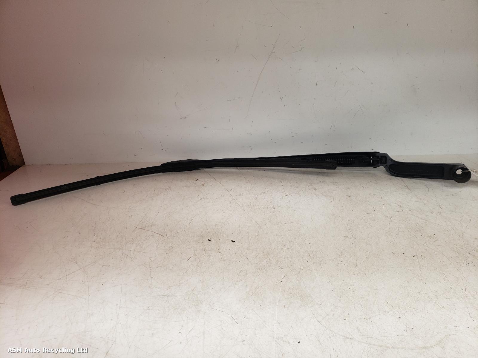 View Auto part Wiper Arm Nissan Qashqai 2015