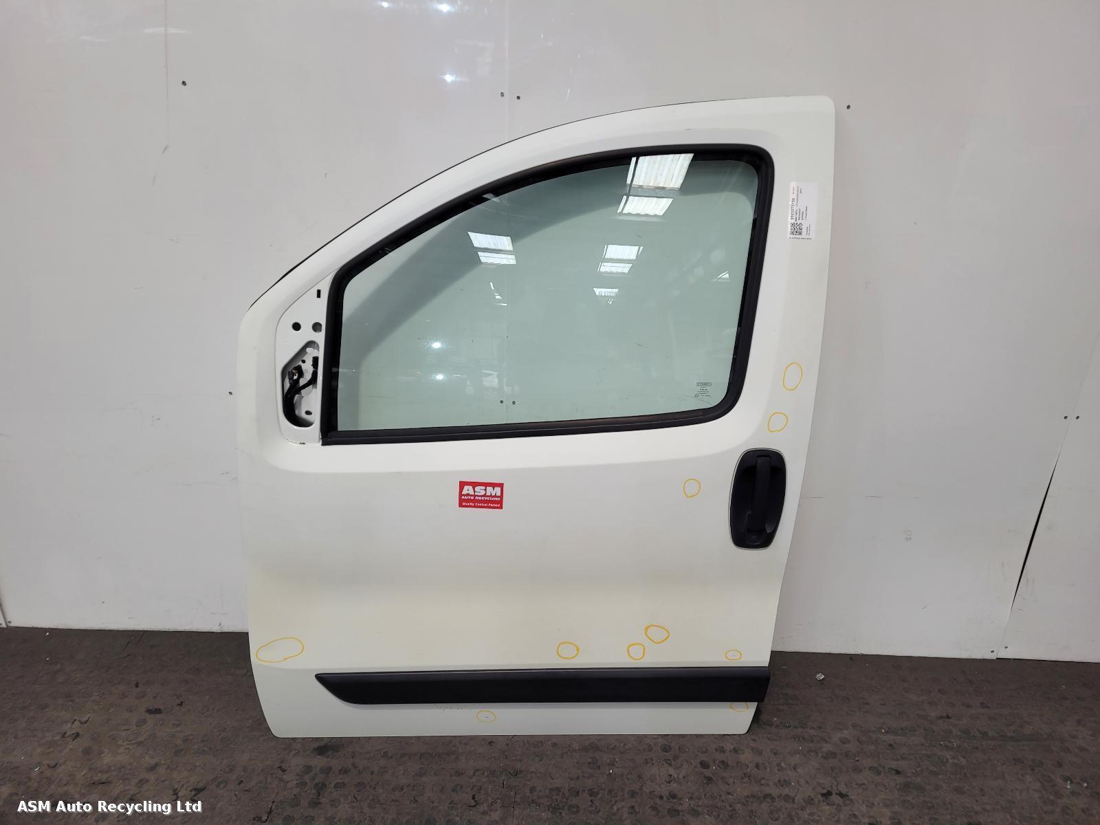 View Auto part L Front Door Peugeot Bipper 2011