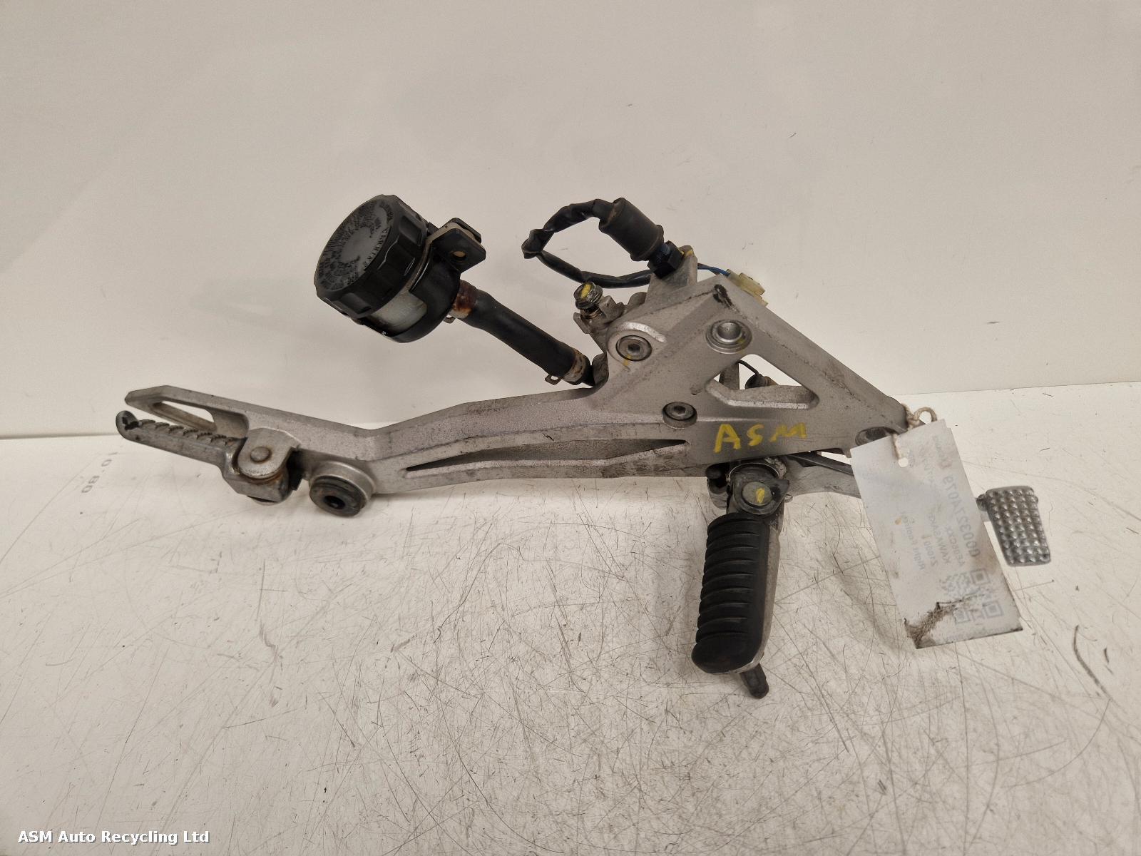 View Auto part Right Footrest Kawasaki Z1000 2006