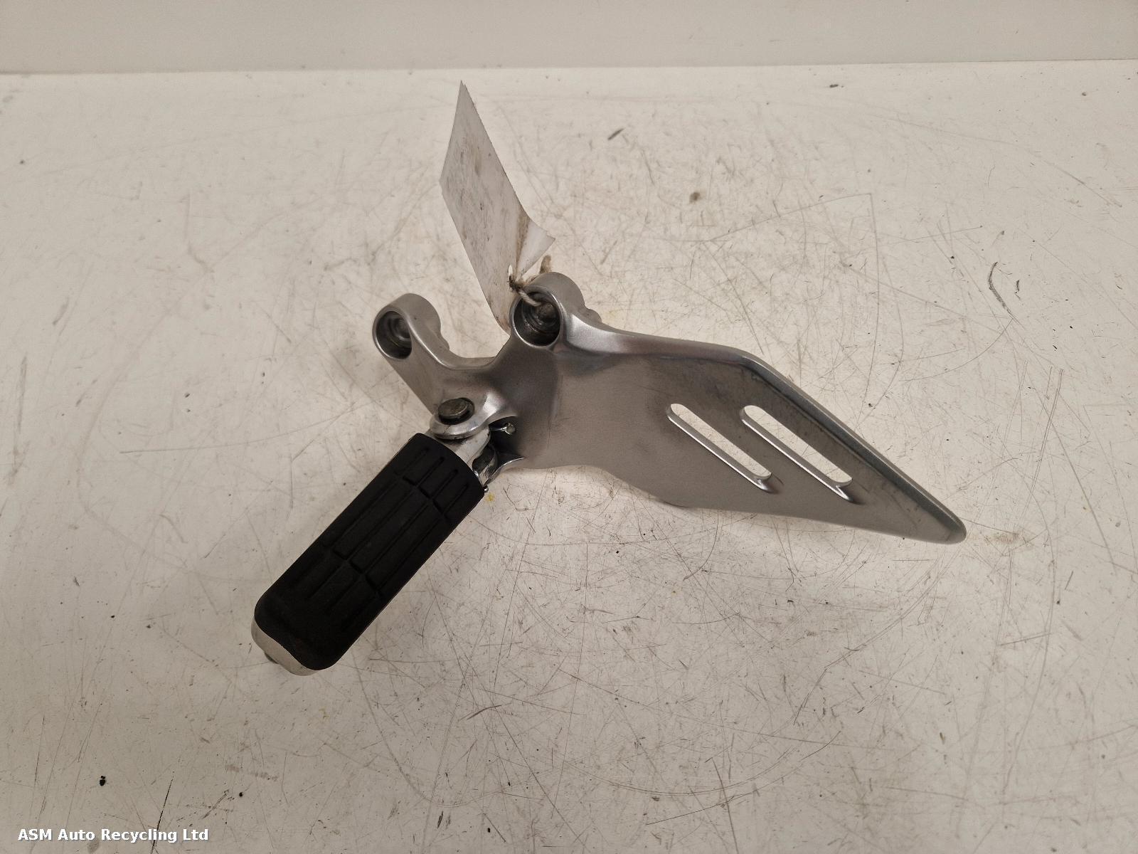 View Auto part Left Footrest Yamaha Tracer 9 Gt 2024