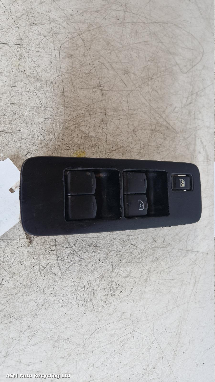 View Auto part Elect. Window Switch Nissan Qashqai 2013