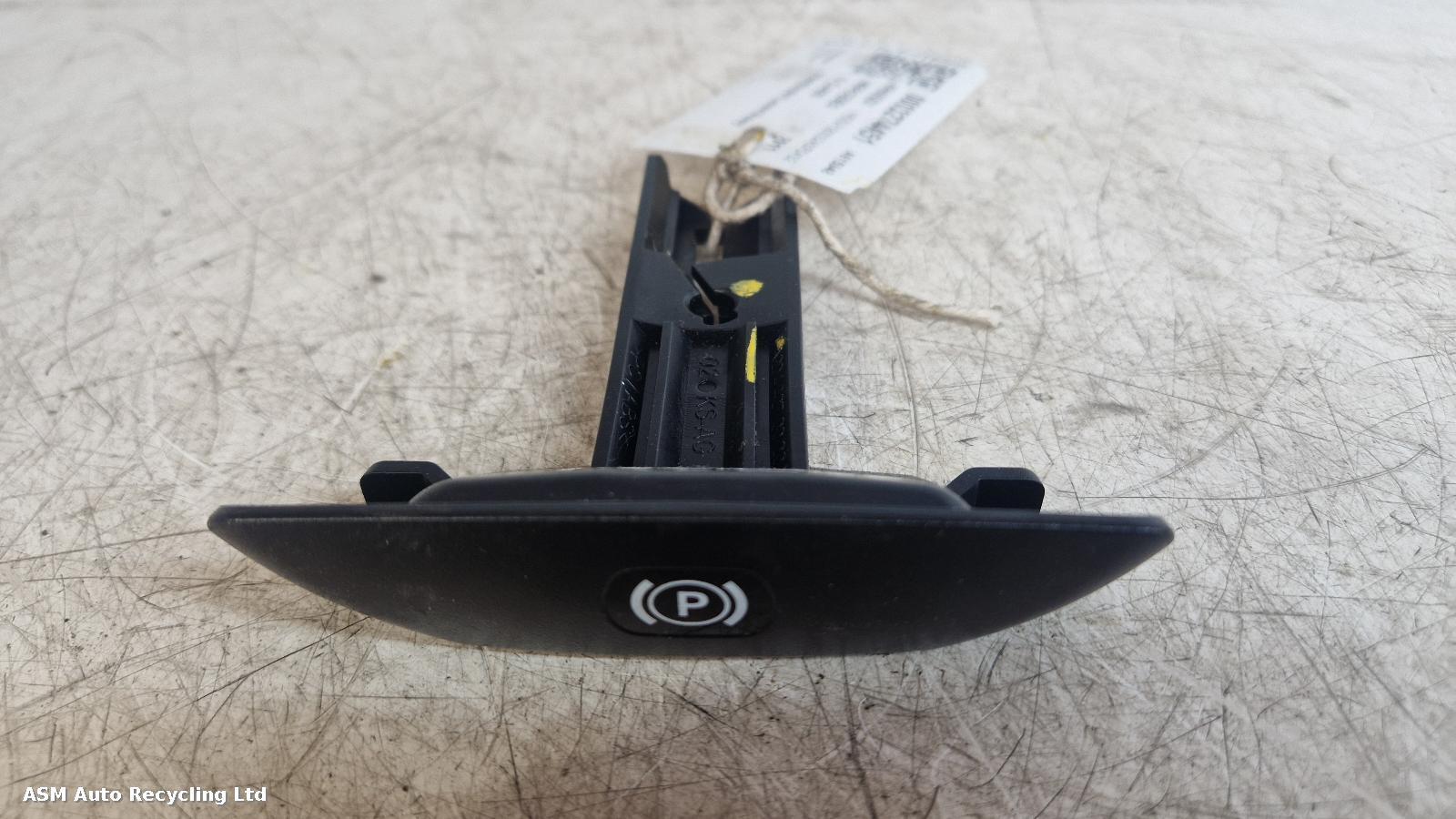 View Auto part Handbrake Lever/Button/Assembly Mercedes E Class 2011