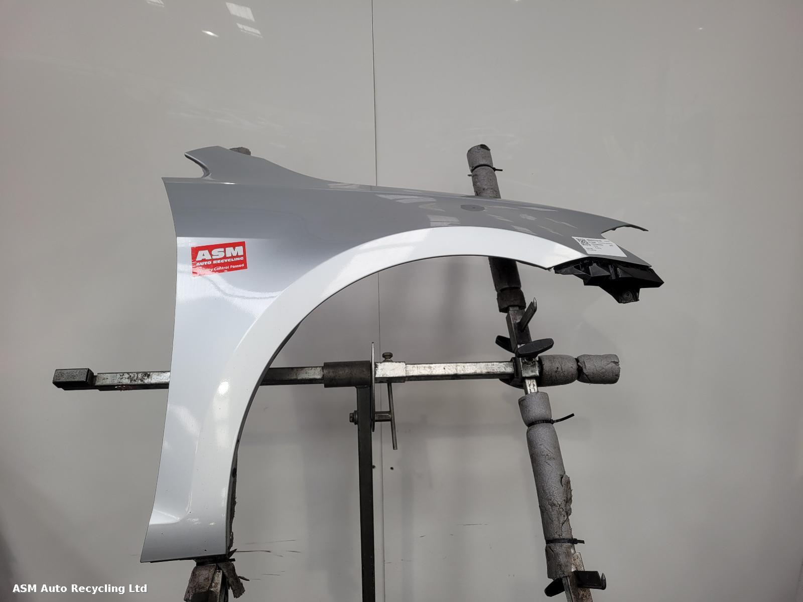 View Auto part R Wing Volkswagen Golf 2019