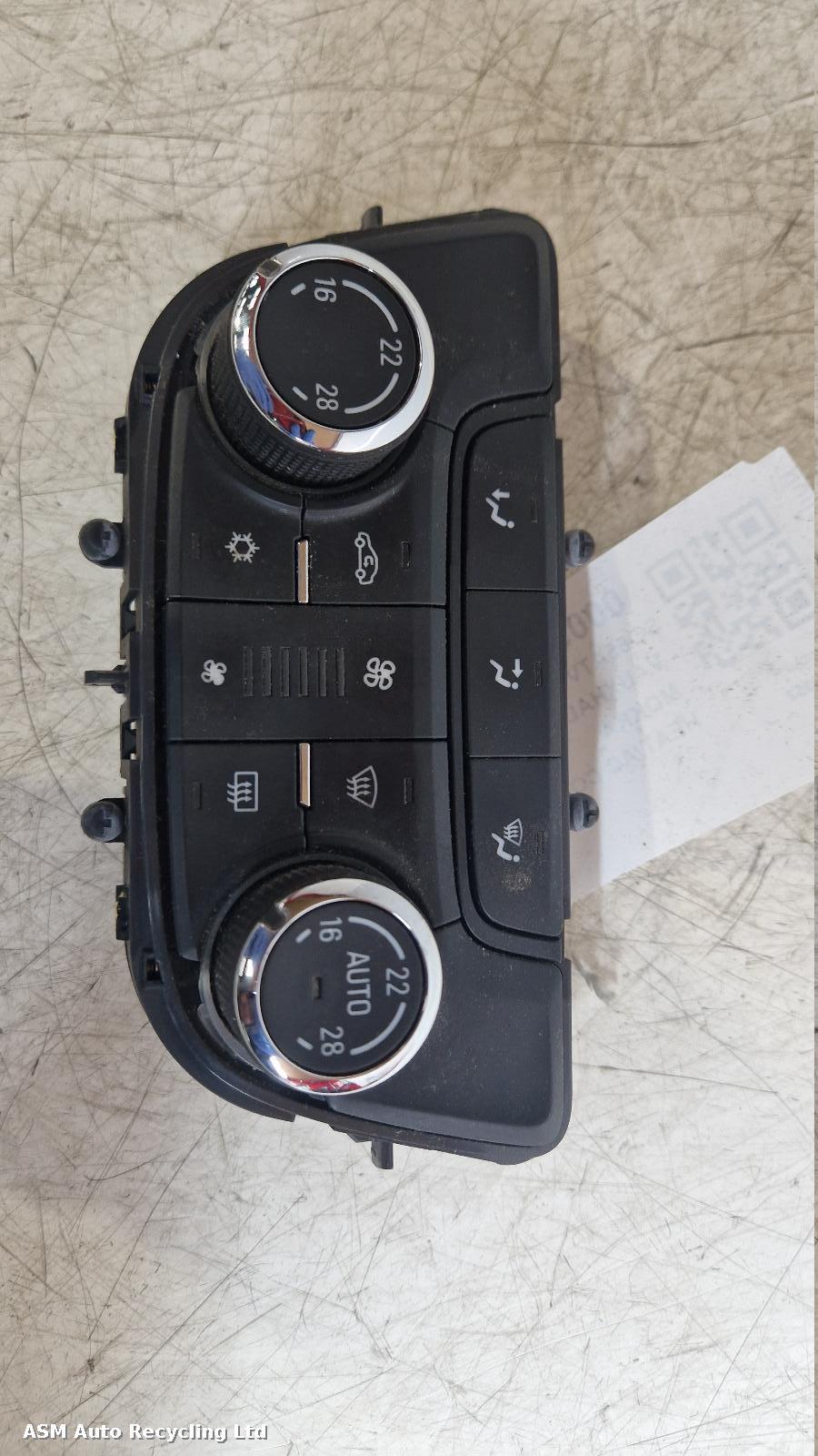 View Auto part Heater/AC Controller Vauxhall Mokka 2015