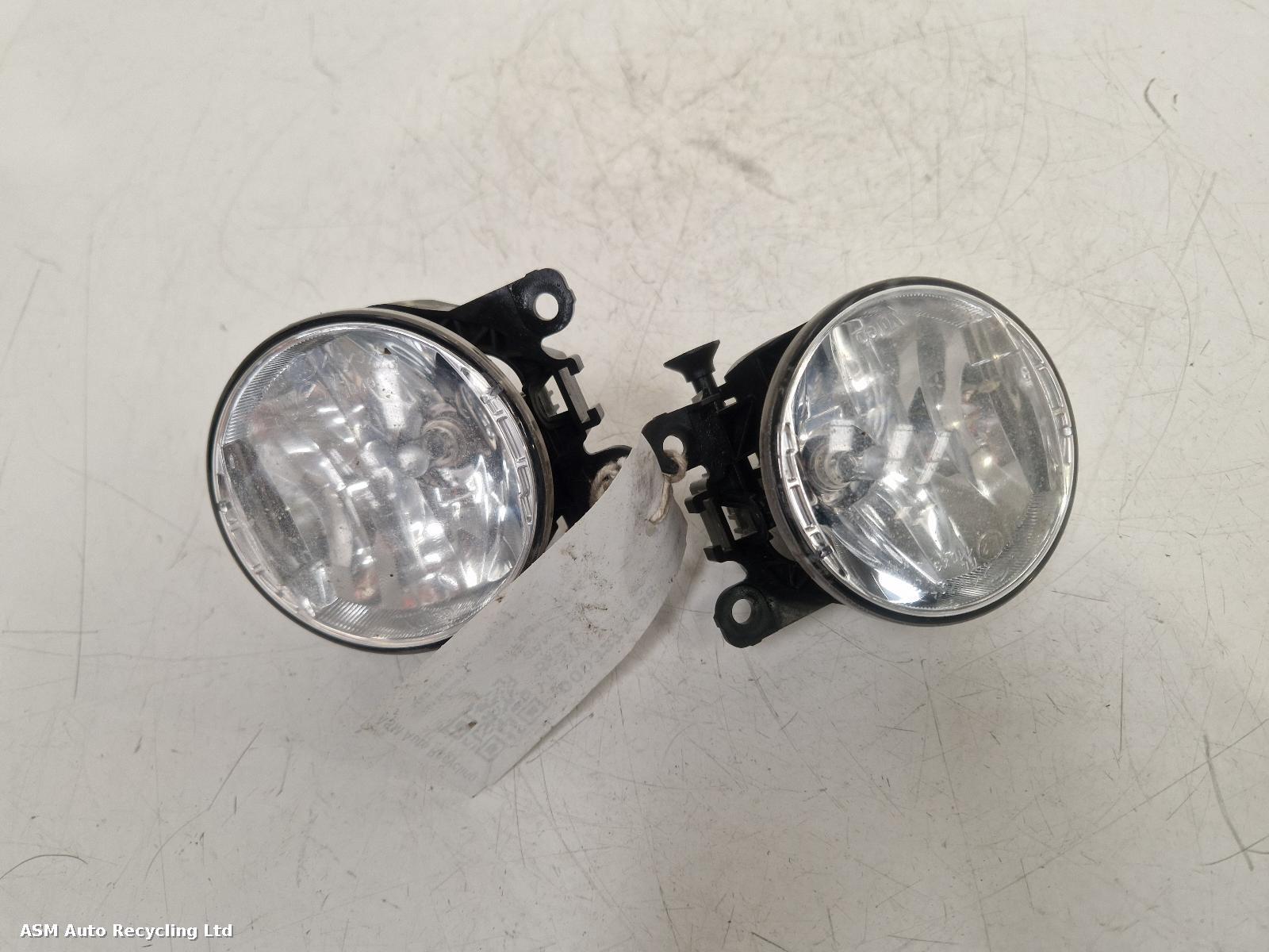 View Auto part Fog Lamp Dacia Sandero 2015