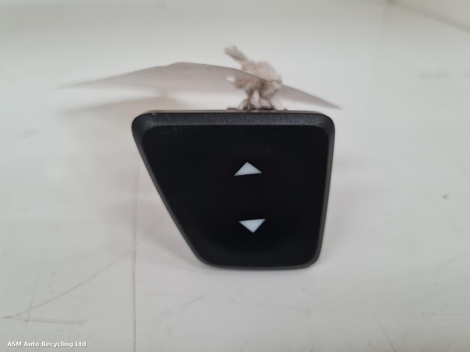 View Auto part Elect. Window Switch Fiat 500 2015