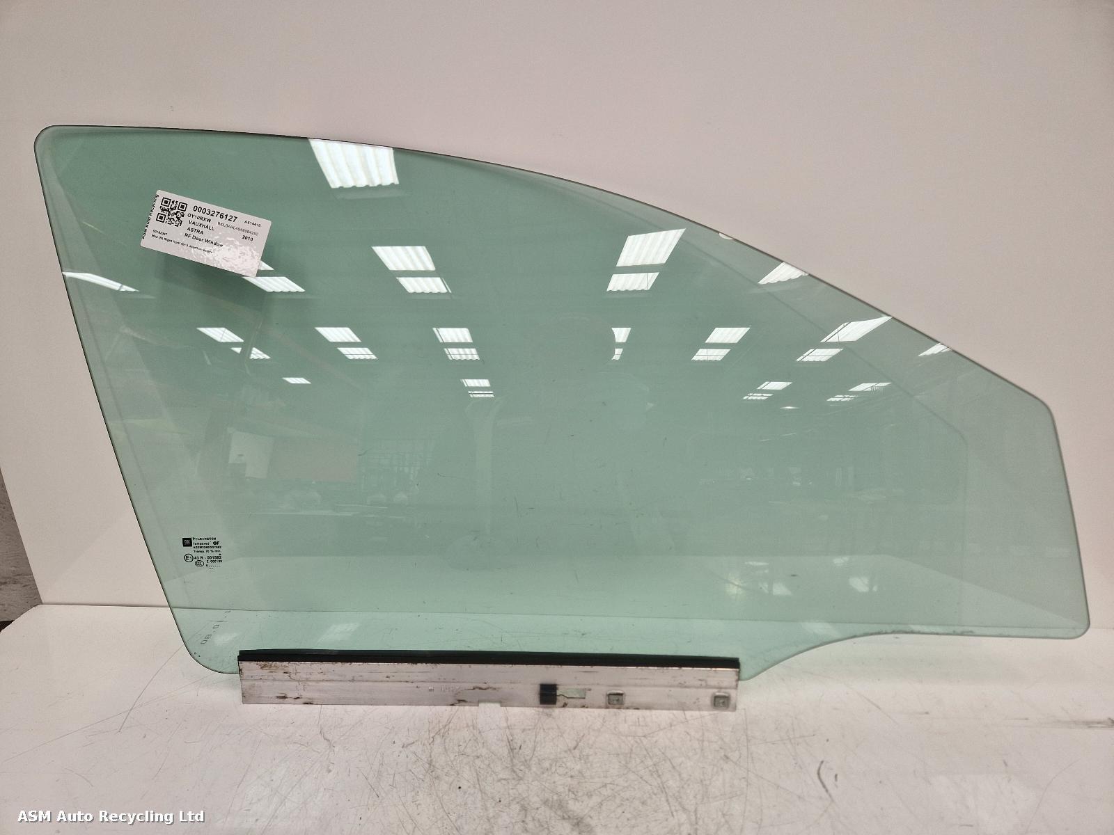 View Auto part RF Door Window Vauxhall Astra 2010