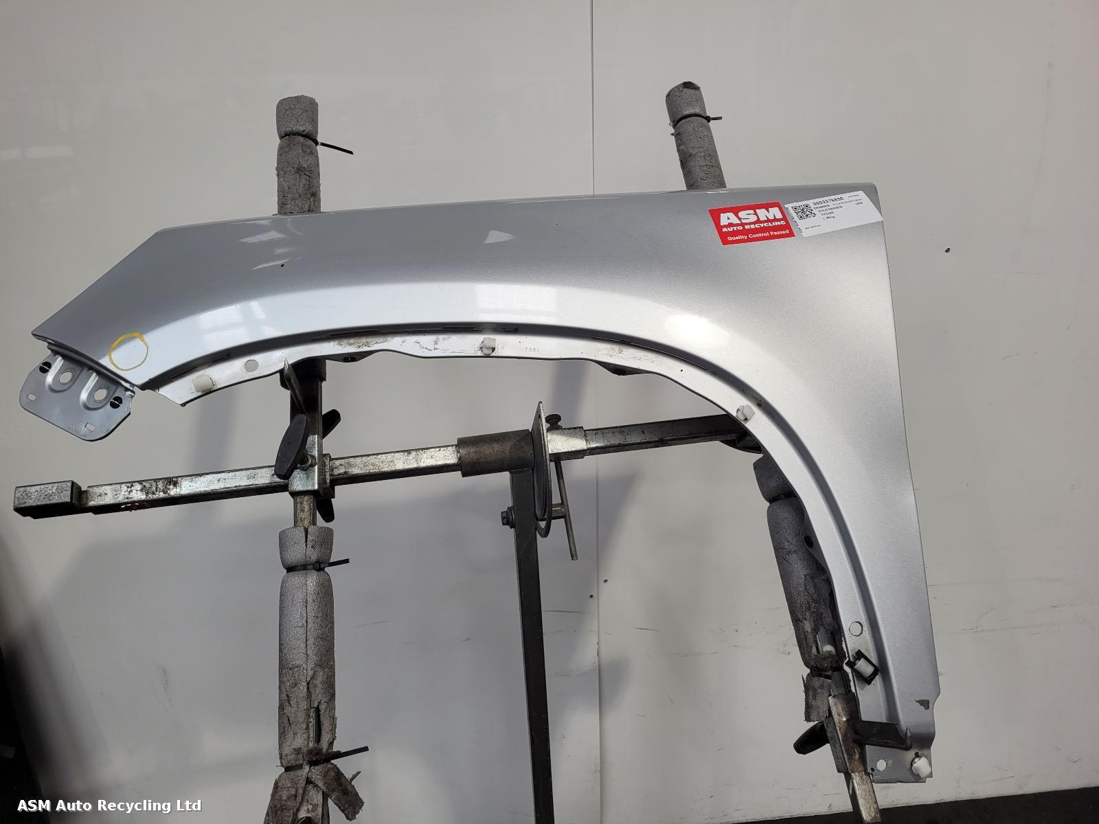 View Auto part L Wing Volkswagen Tiguan 2009