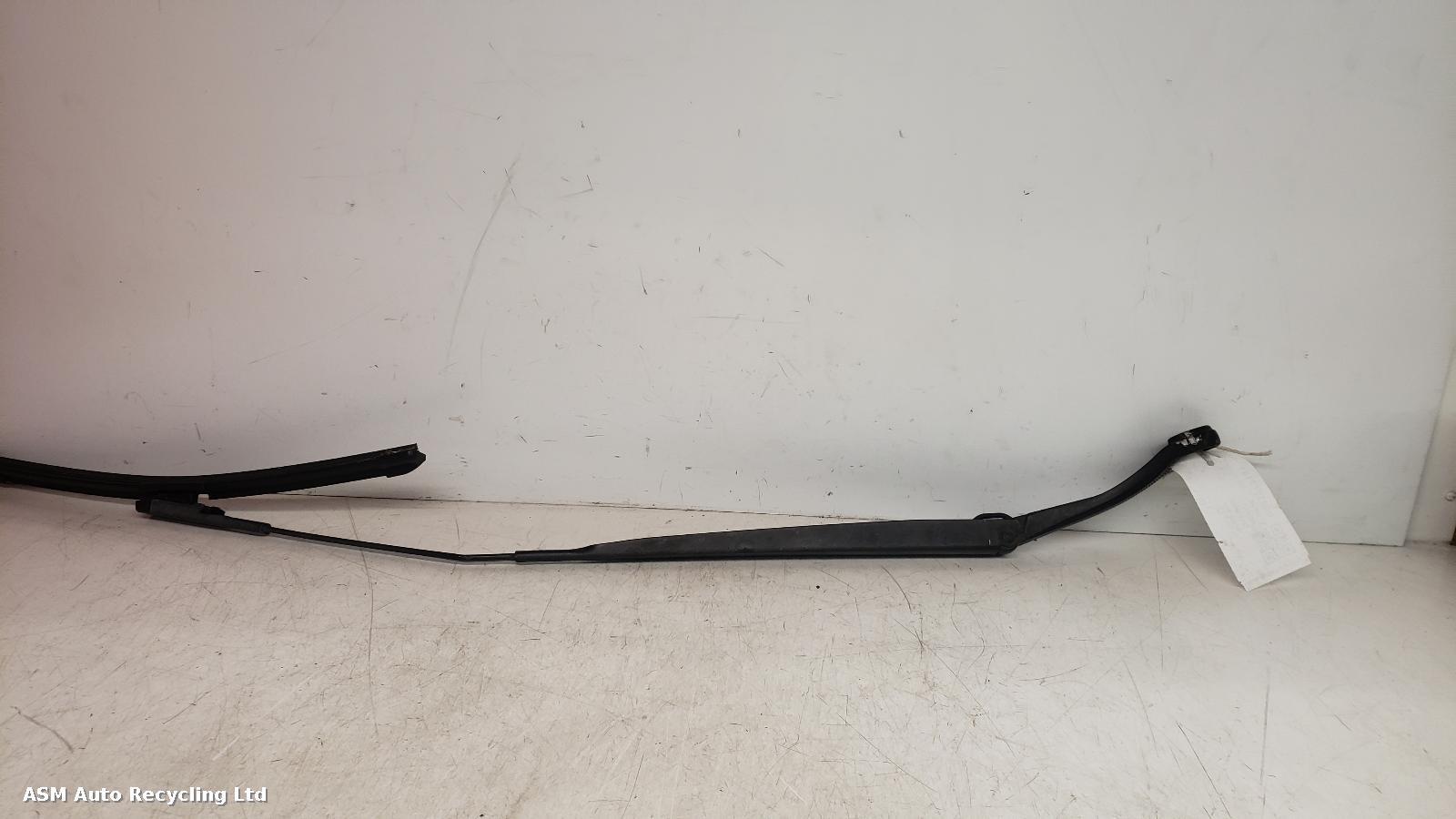 View Auto part Wiper Arm Nissan Qashqai 2013