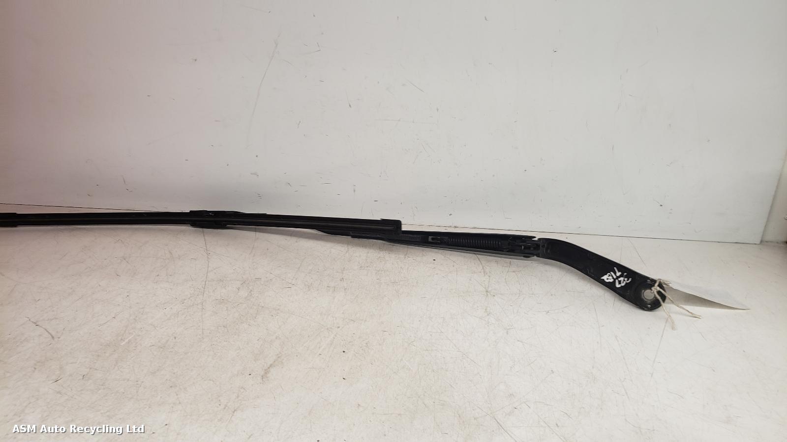 View Auto part Wiper Arm Nissan Qashqai 2013
