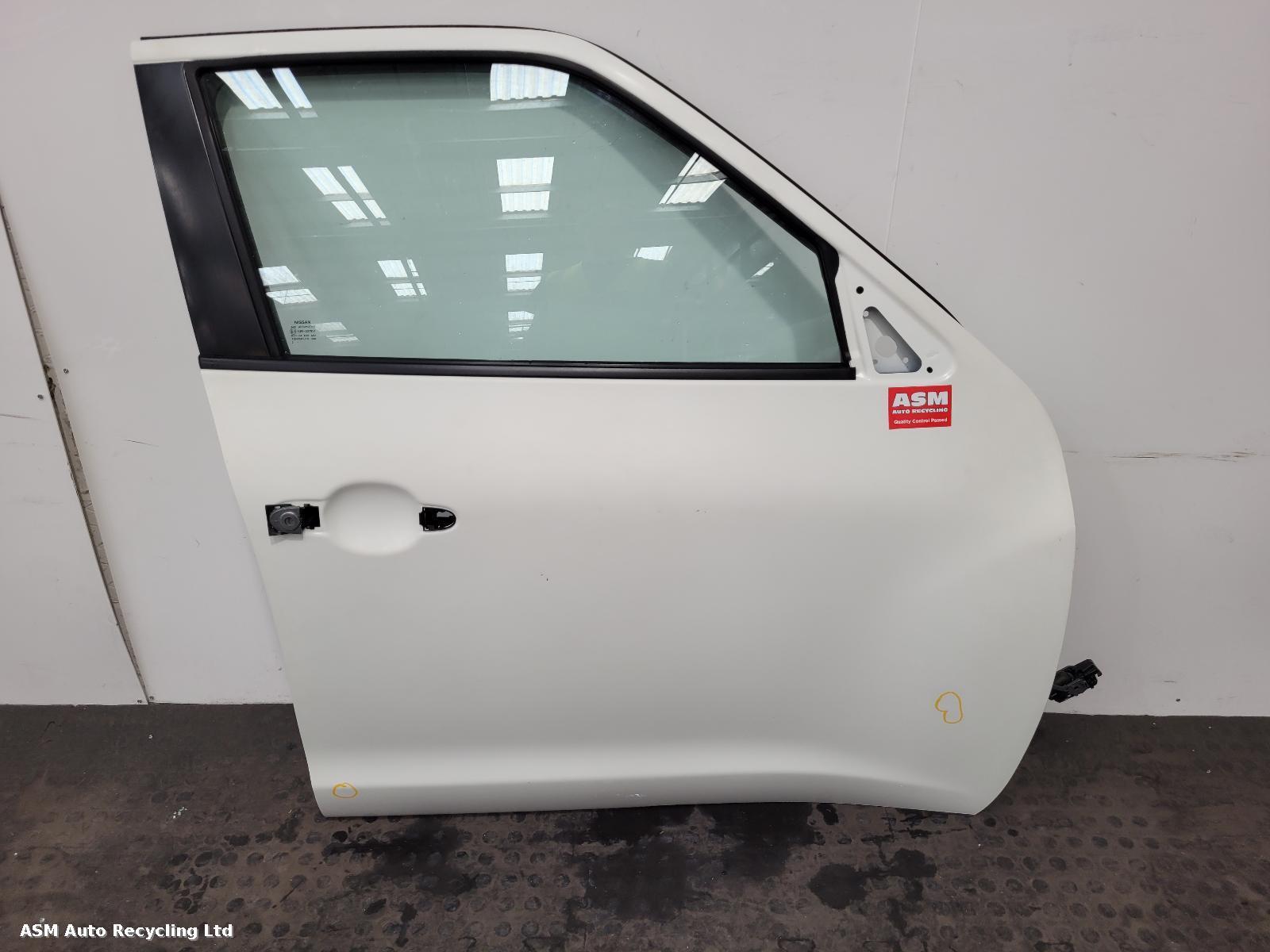 View Auto part R Front Door Nissan Juke 2013