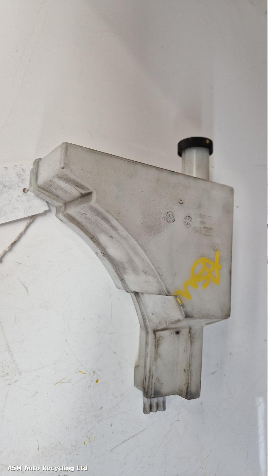 View Auto part Overflow Bottle Nissan Juke 2013