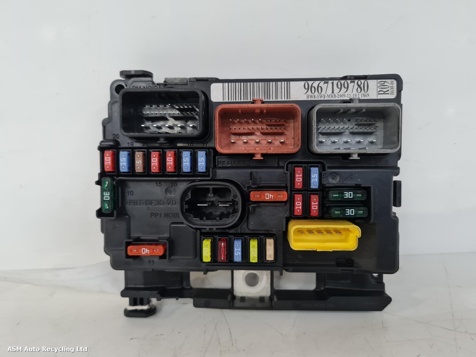 View Auto part Fuse Box Peugeot 207 2010