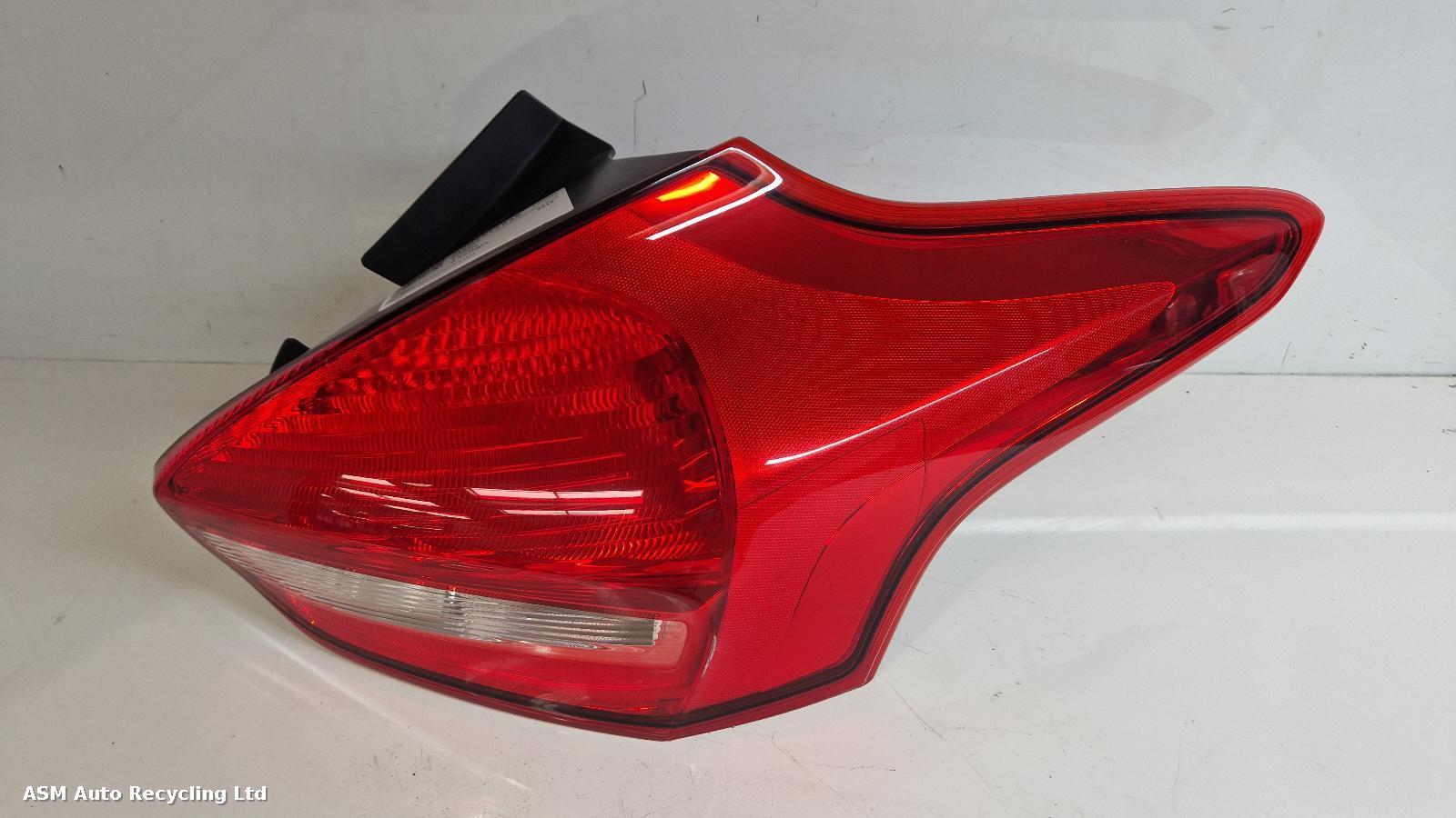 View Auto part R Taillight Ford Focus 2016