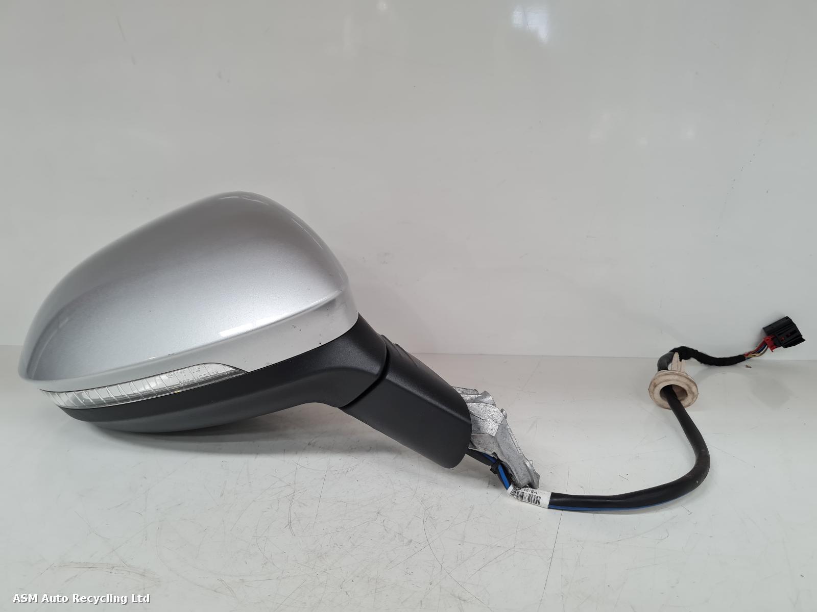 View Auto part R Door Mirror Volkswagen Golf 2022