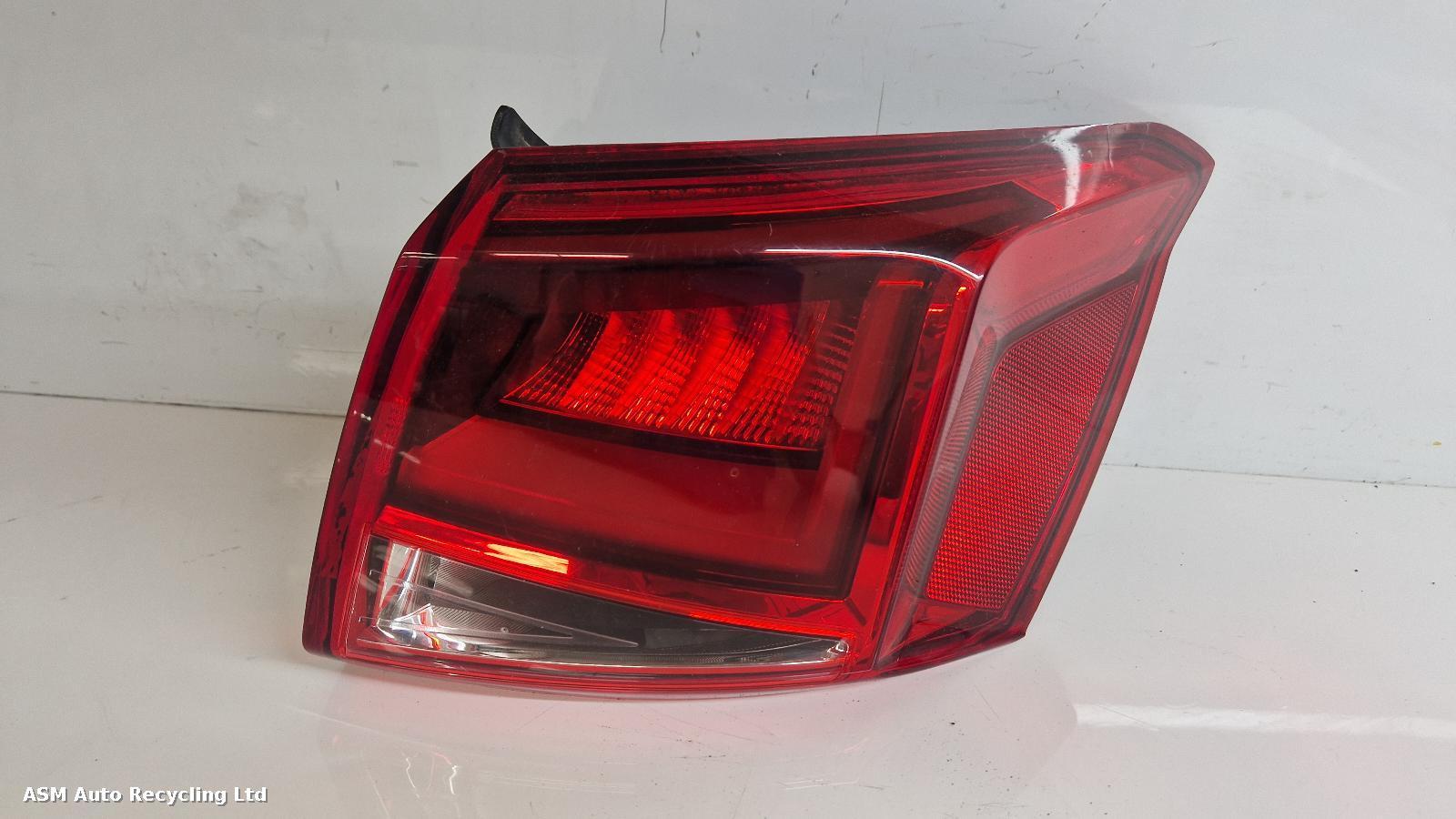 View Auto part R Taillight Seat Arona 2020