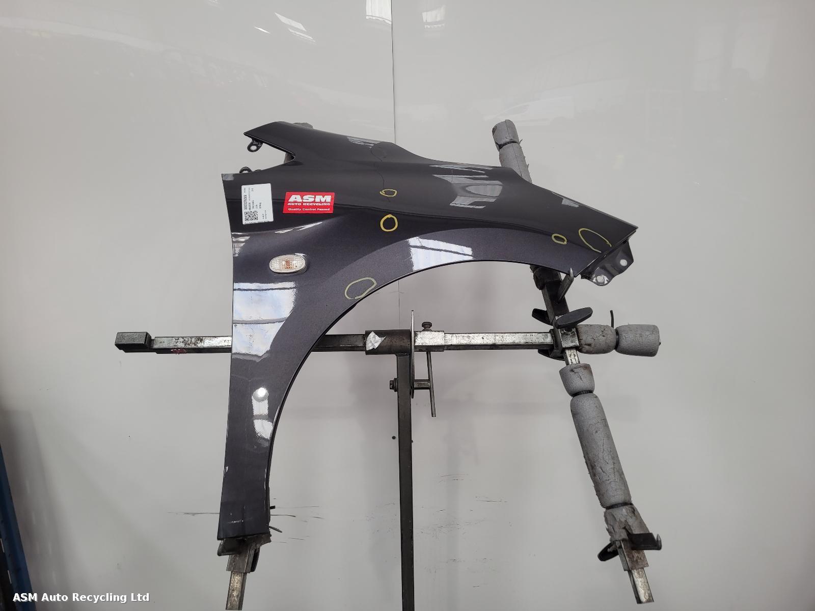 View Auto part R Wing Vauxhall Viva 2015