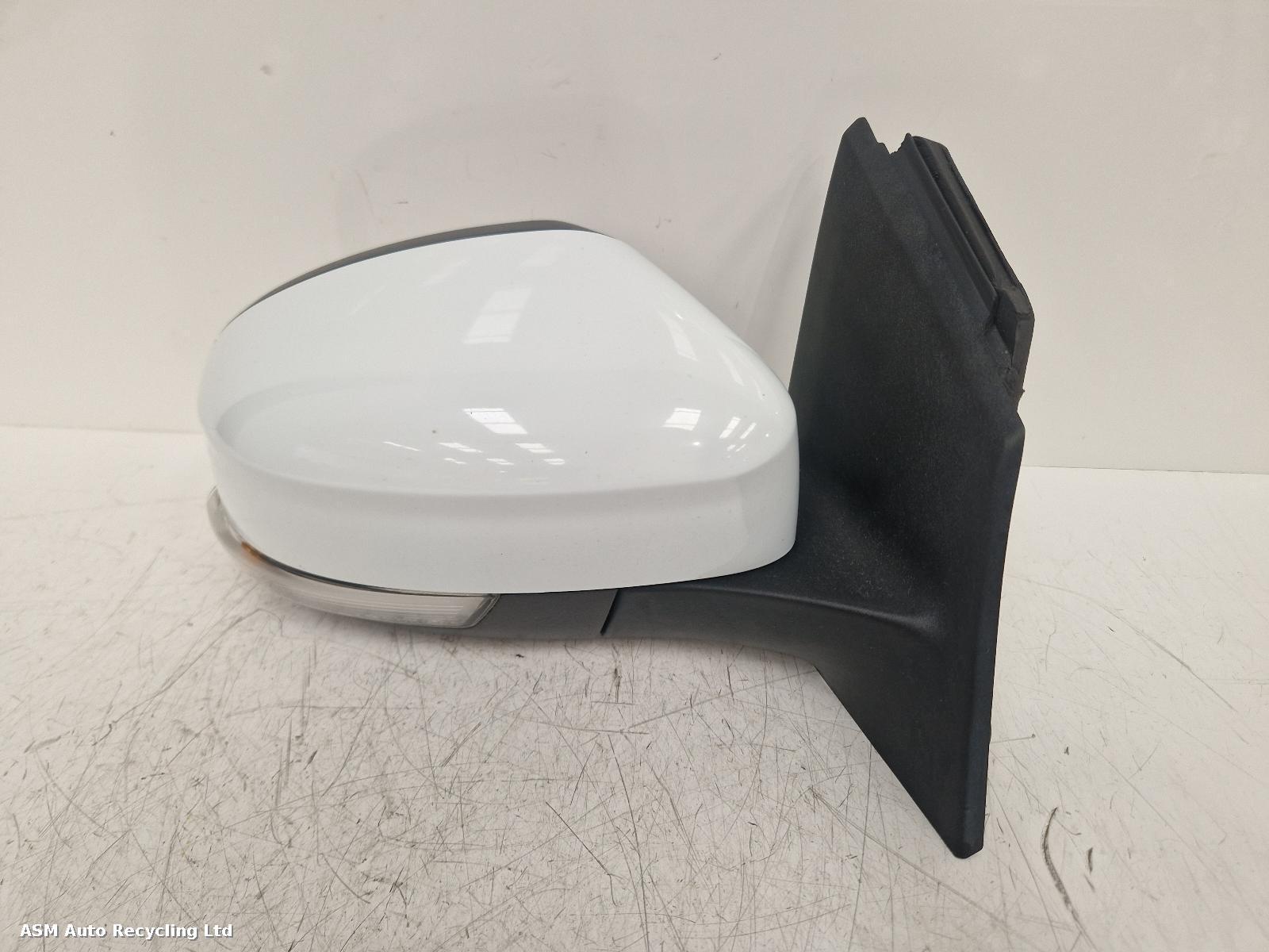 View Auto part R Door Mirror Ford Focus 2016