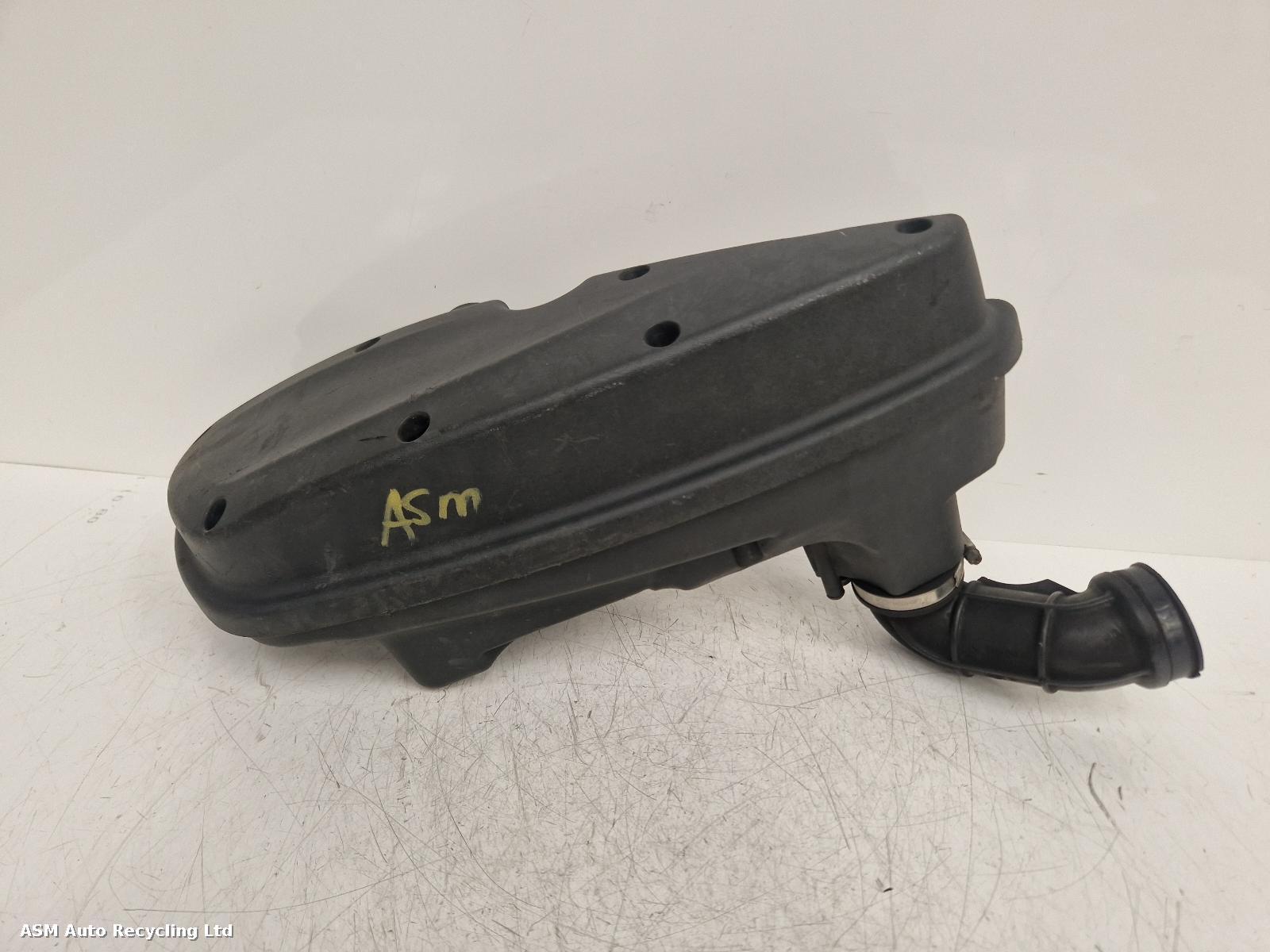 View Auto part Air Cleaner/Box Piaggio Beverly St 350 2019