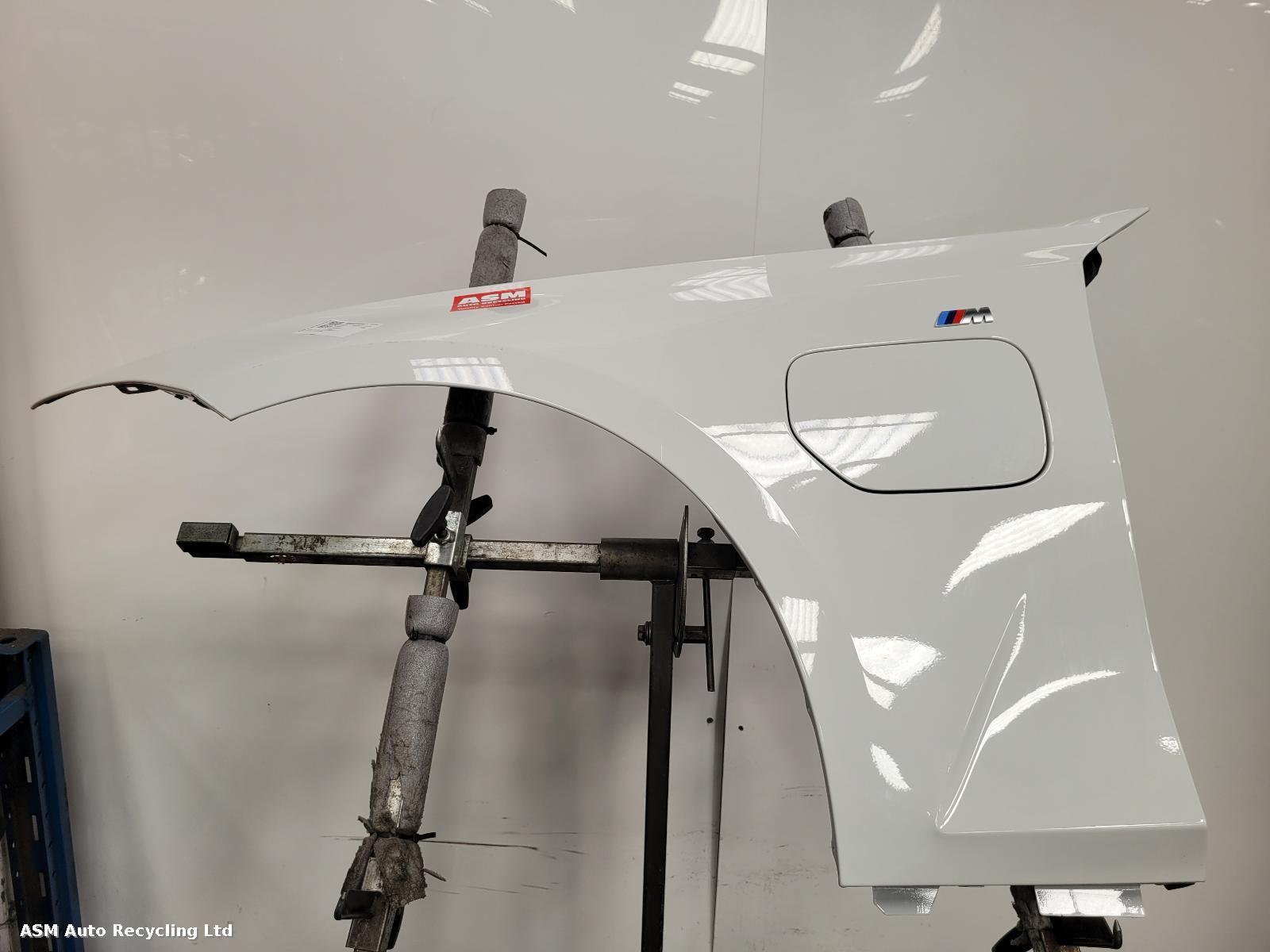 View Auto part L Wing Bmw 3 Series 2020