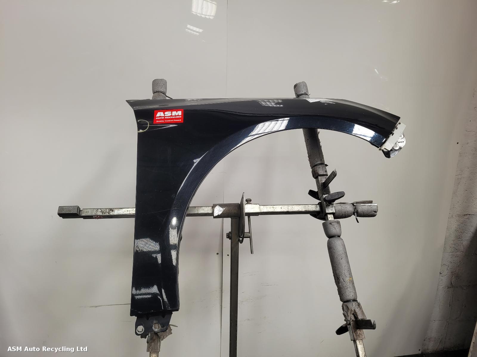 View Auto part R Wing Ford Focus 2015