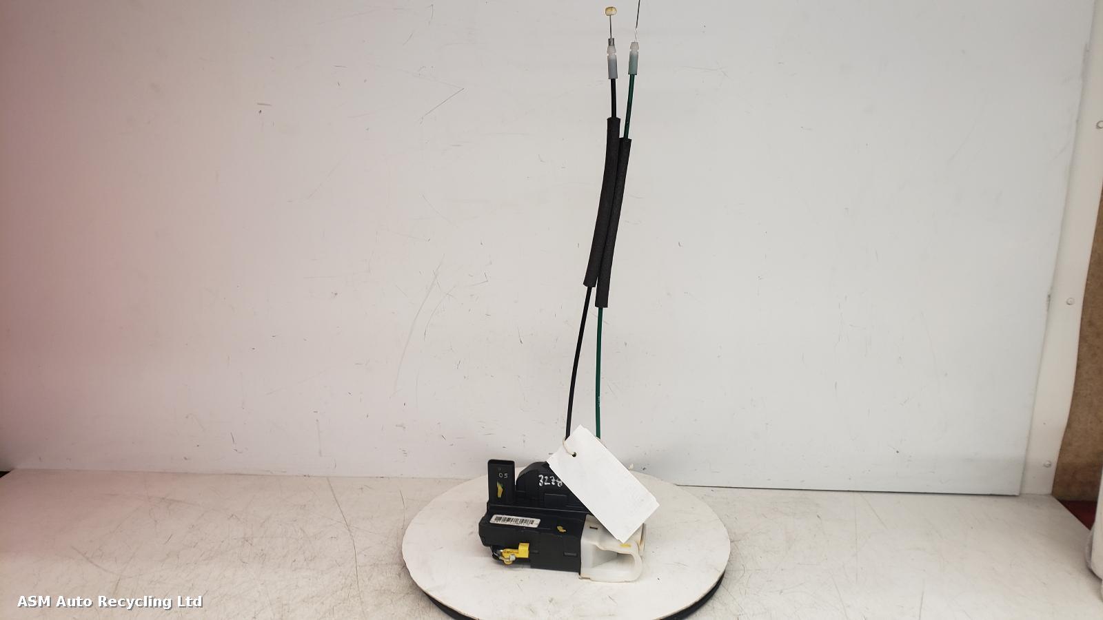 View Auto part Door Lock Assembly Hyundai I20 2010