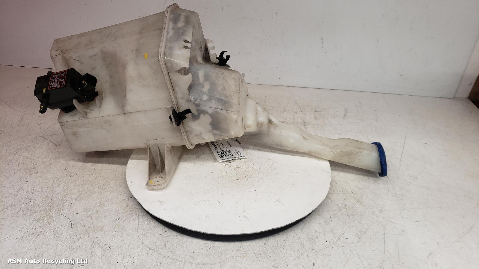 View Auto part Washer Bottle Hyundai I20 2010