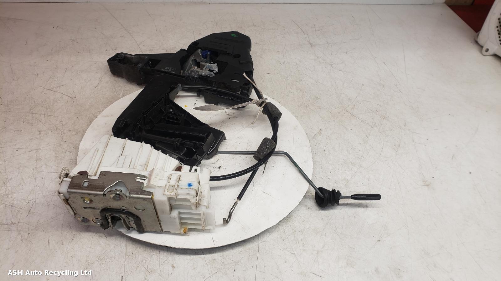 View Auto part Door Lock Assembly Mercedes M Class 2008