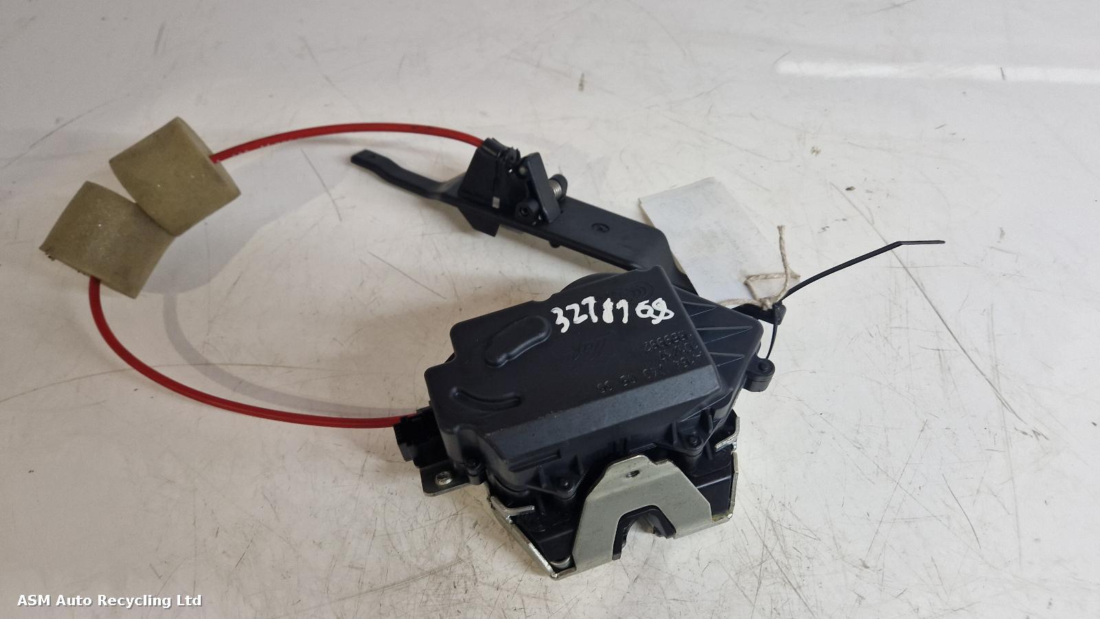View Auto part Bootlid/Tailgate Lock Mercedes M Class 2008