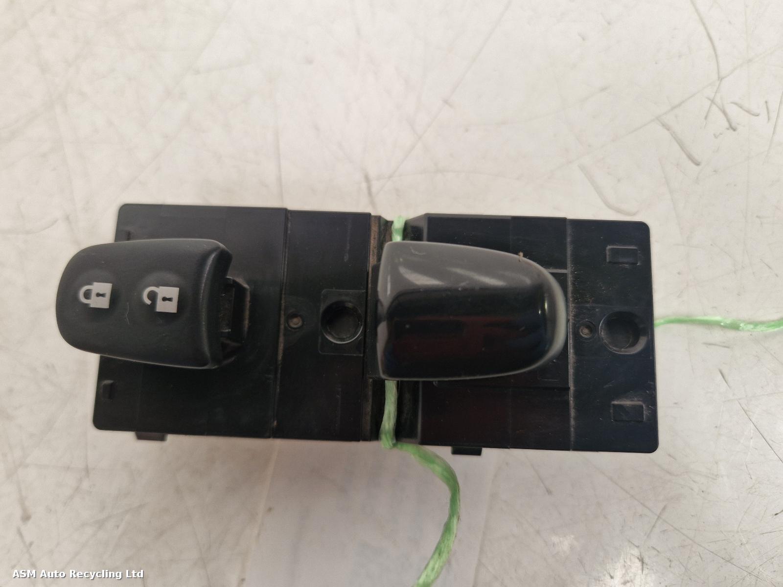View Auto part Elect. Window Switch Nissan Qashqai 2014