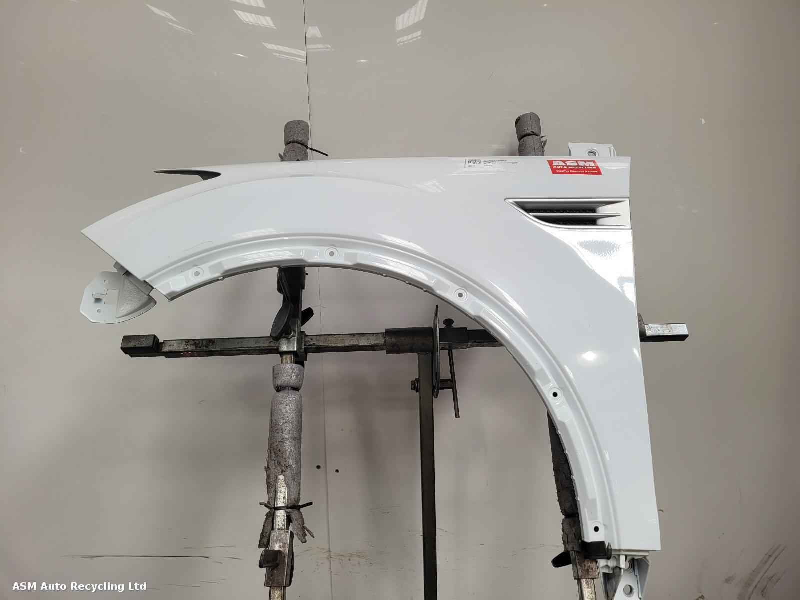 View Auto part L Wing Ford Kuga 2010